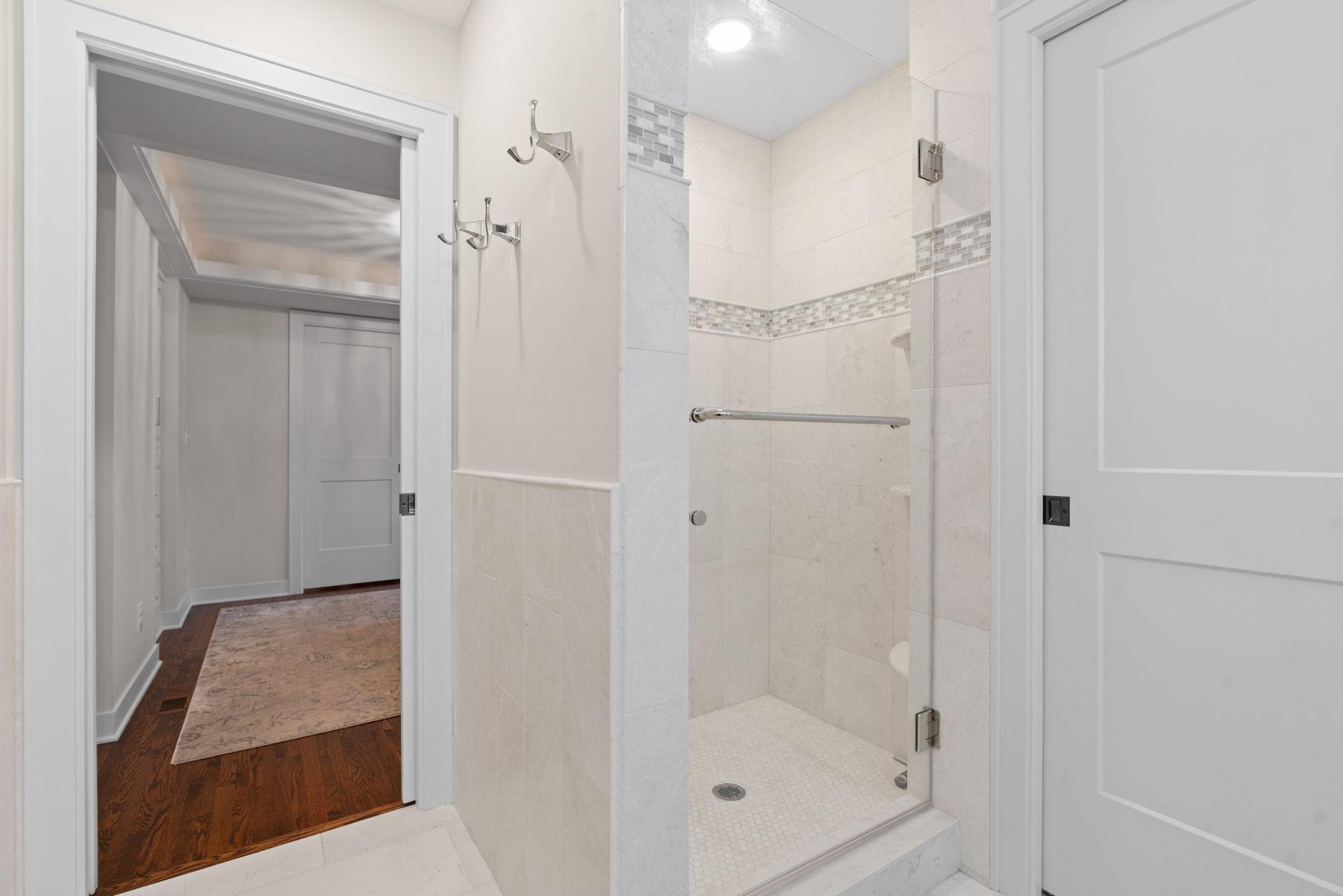 1108 Quebec Avenue N