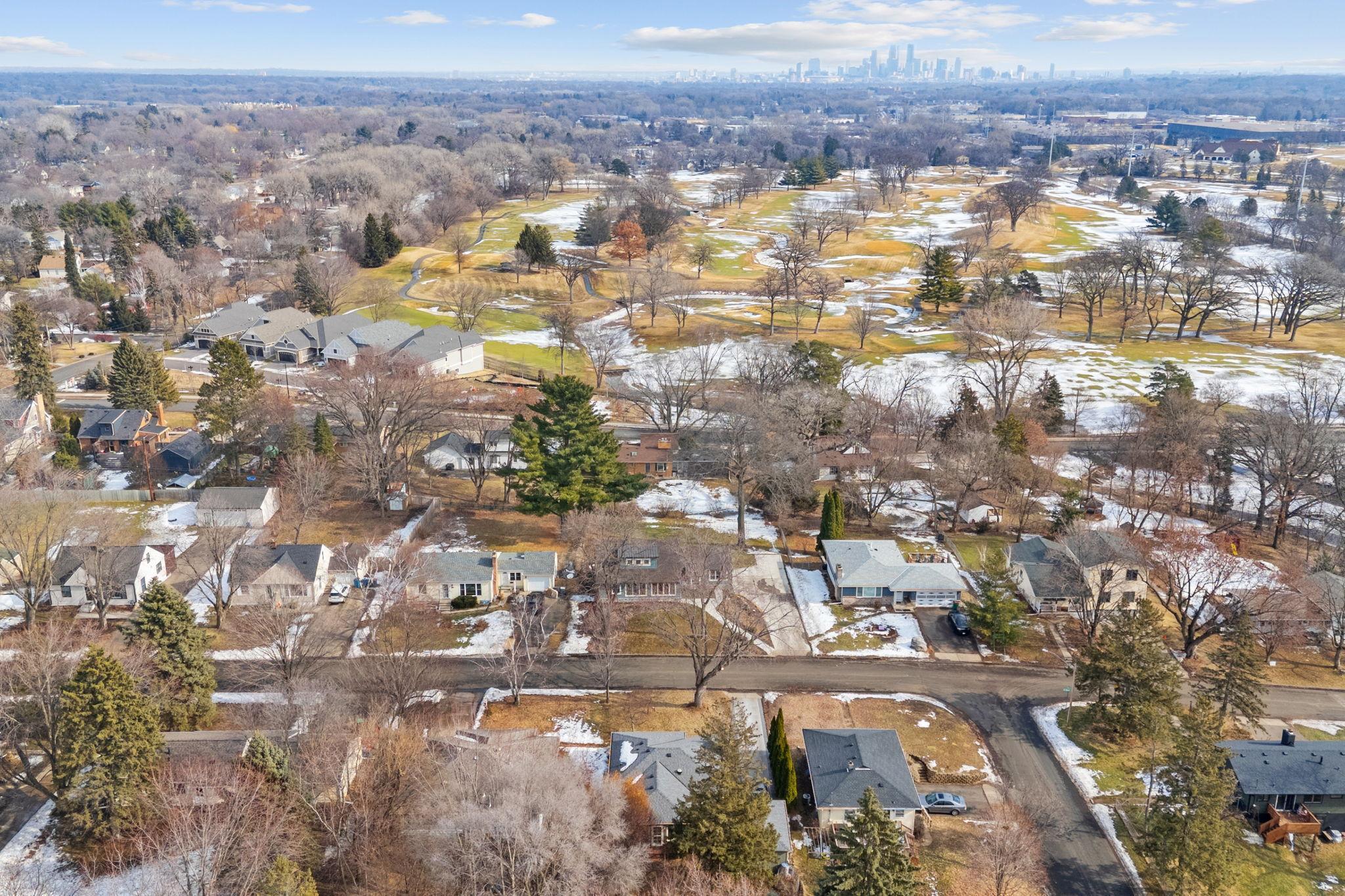 1108 Quebec Avenue N