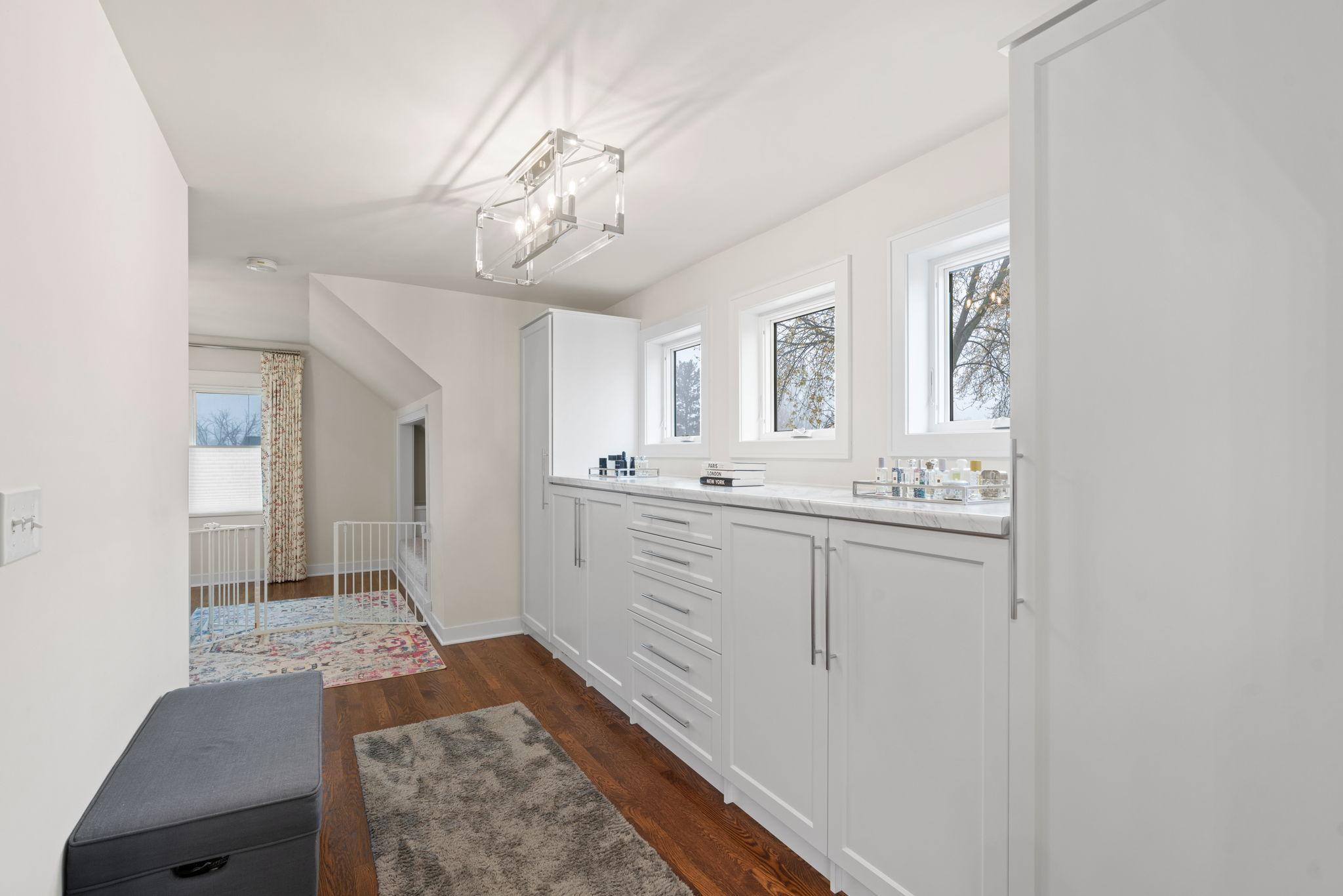 1108 Quebec Avenue N