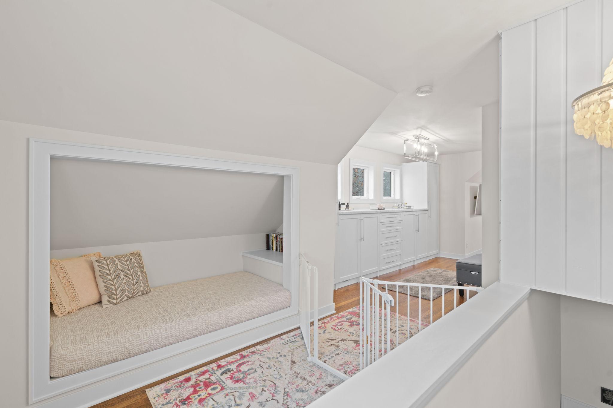 1108 Quebec Avenue N