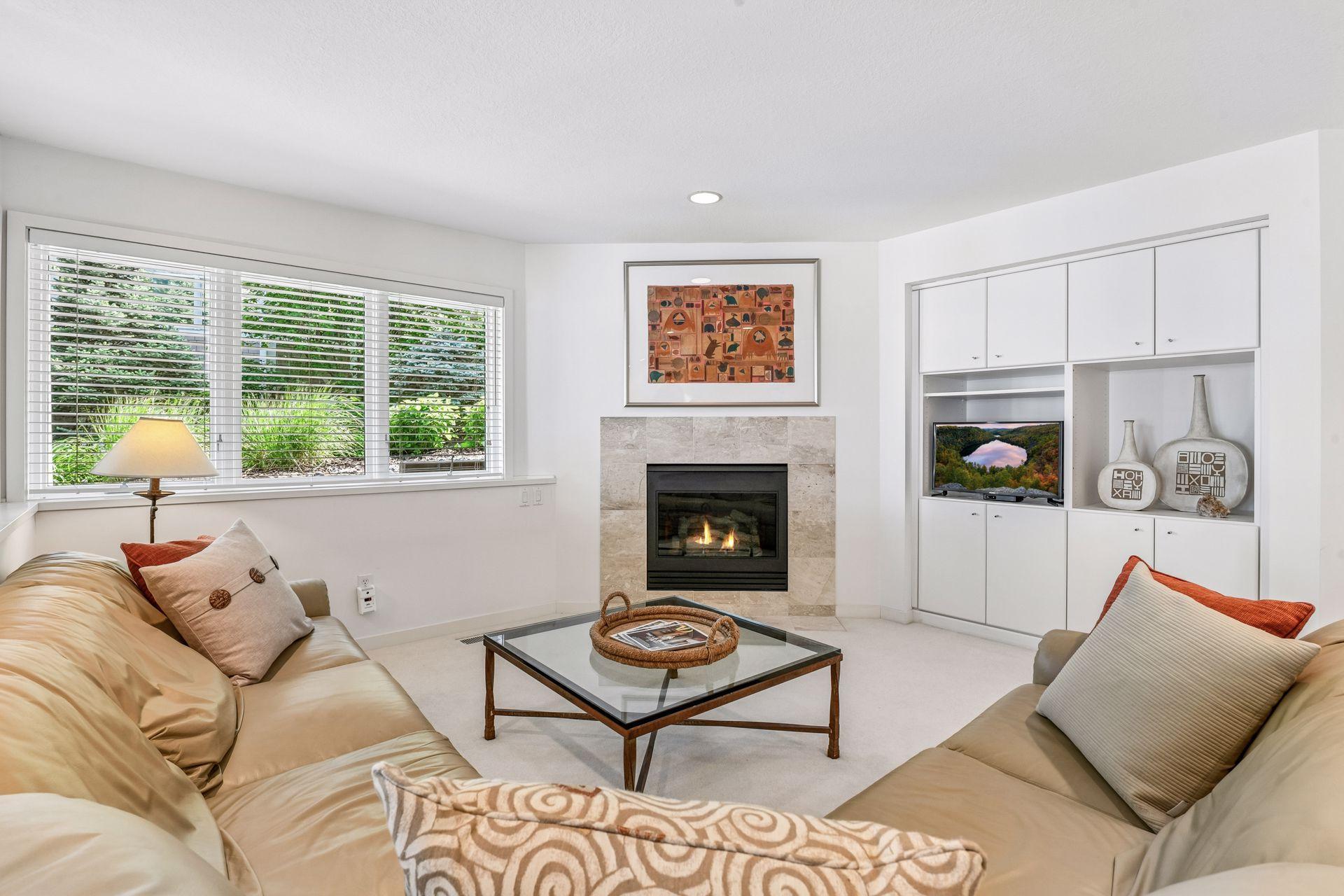 2948 Pelican Point Circle