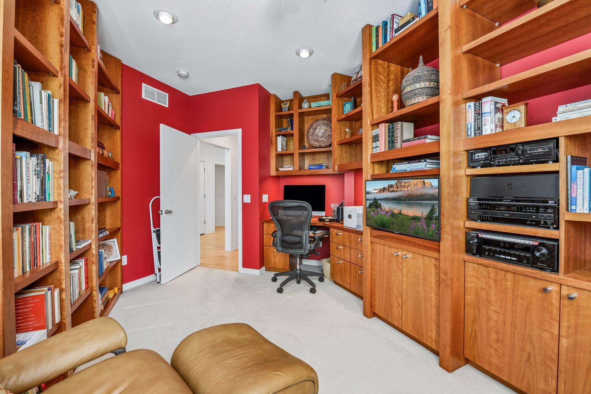 2948 Pelican Point Circle