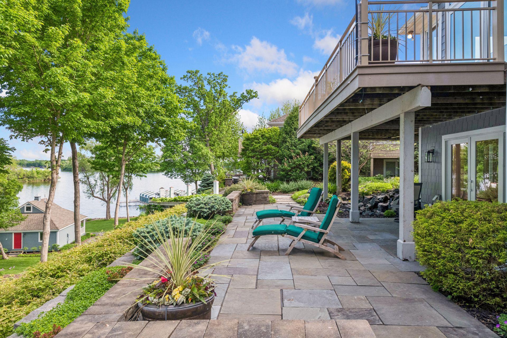 2948 Pelican Point Circle