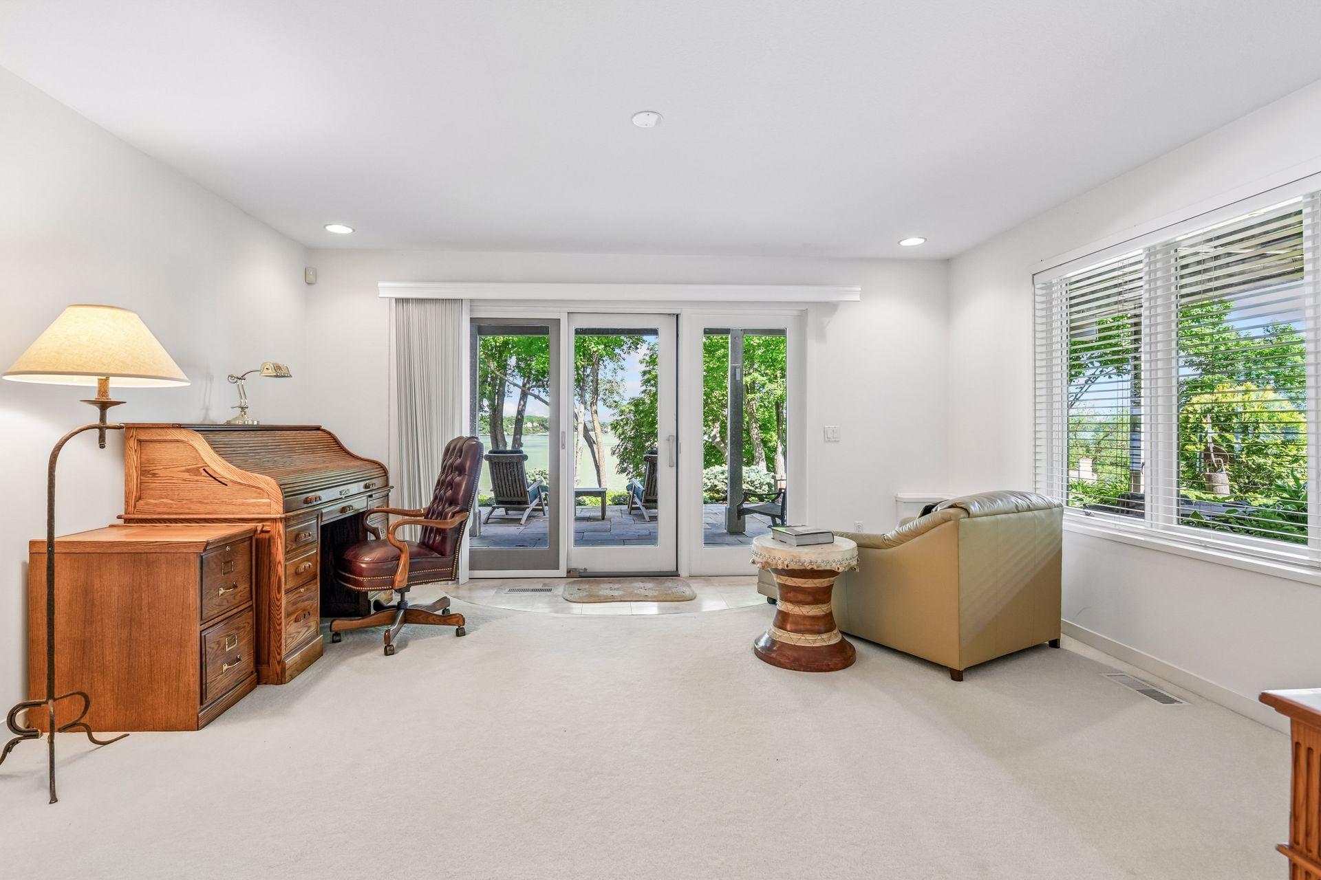2948 Pelican Point Circle