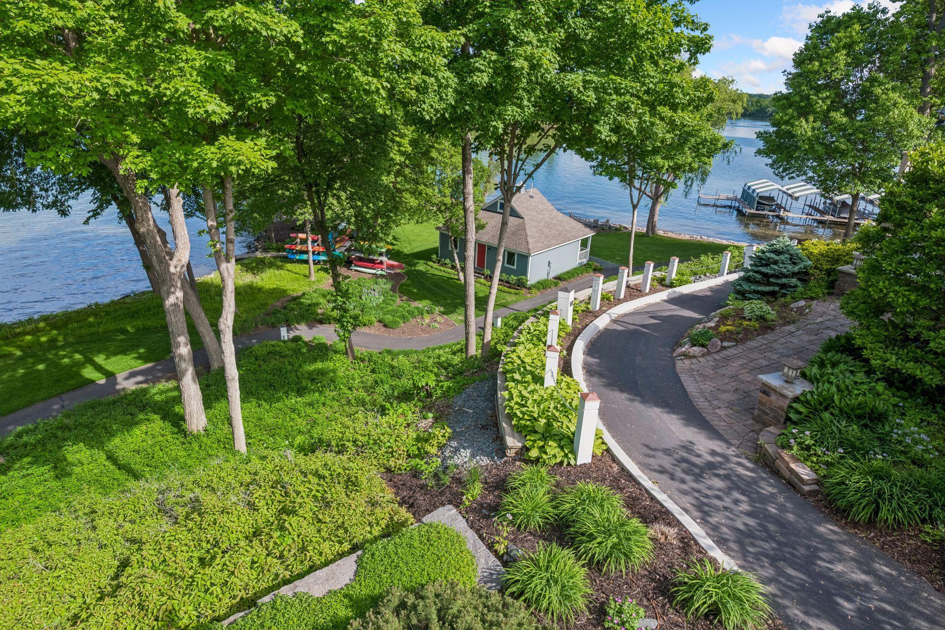 2948 Pelican Point Circle