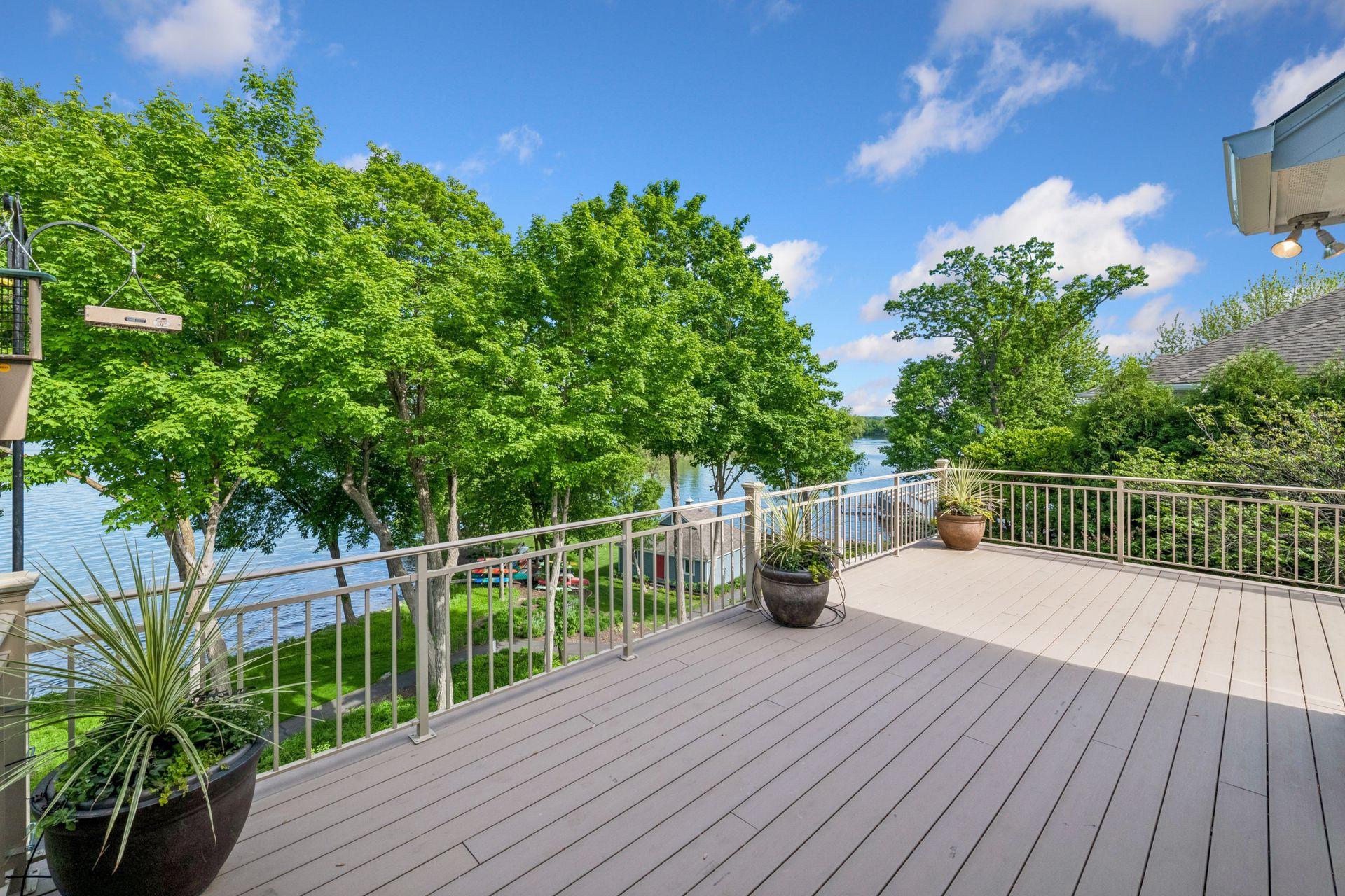 2948 Pelican Point Circle