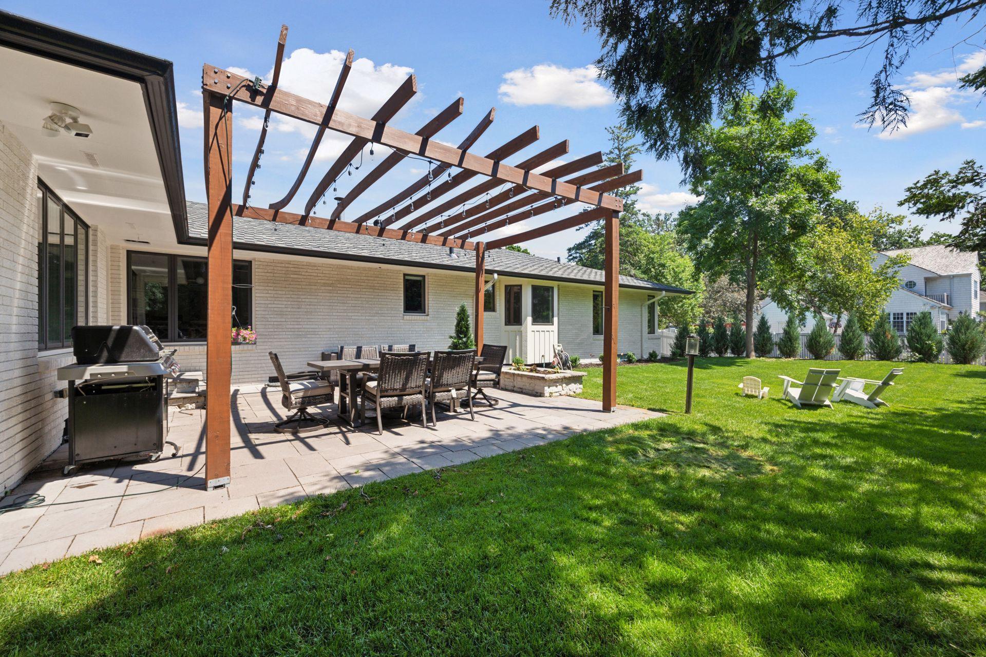 14 Woodland Road