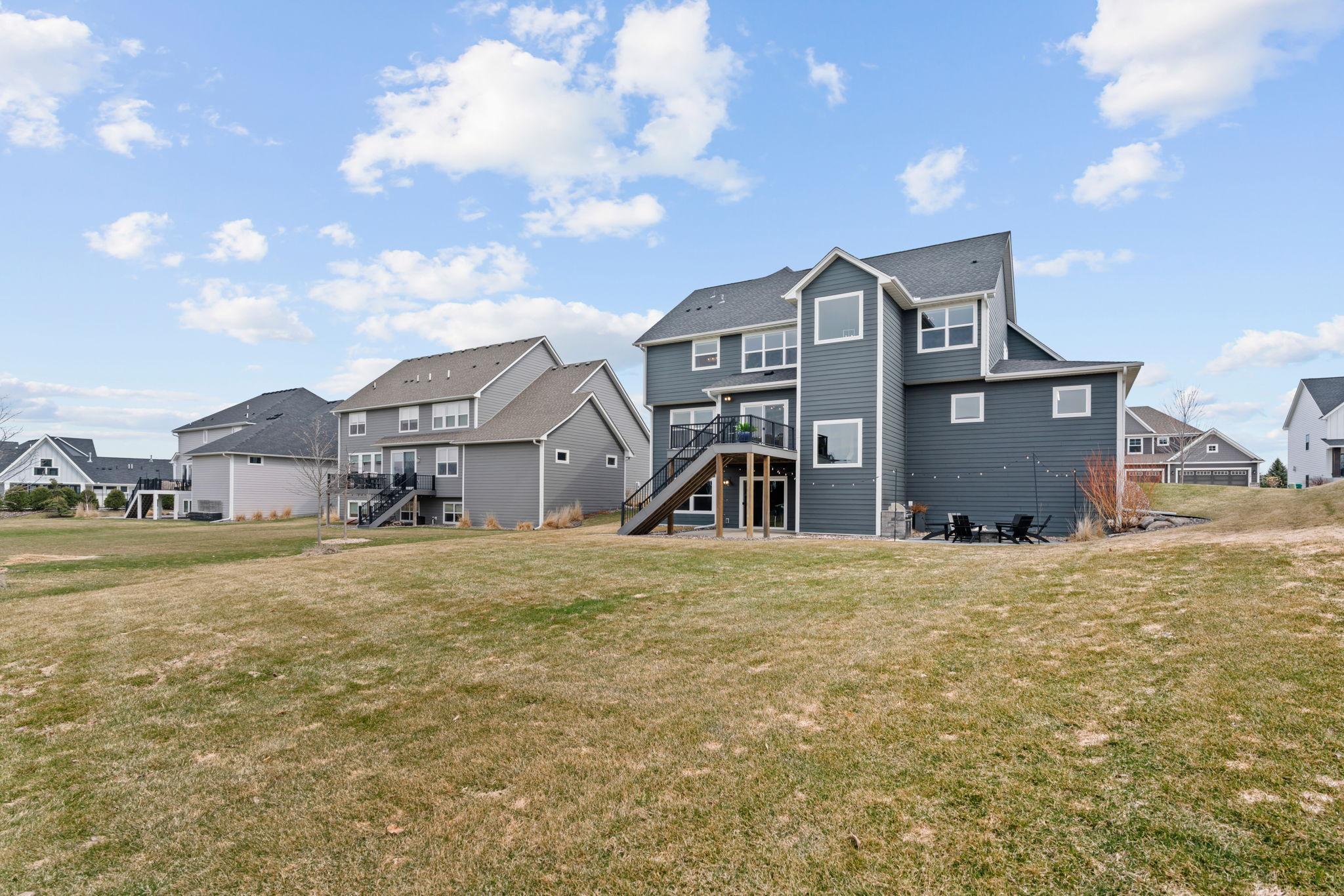 7529 Urbandale Lane N