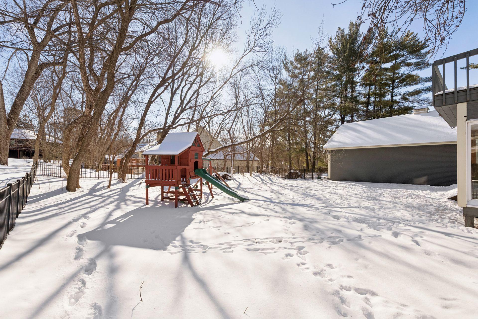 5221 Knob Hill Court