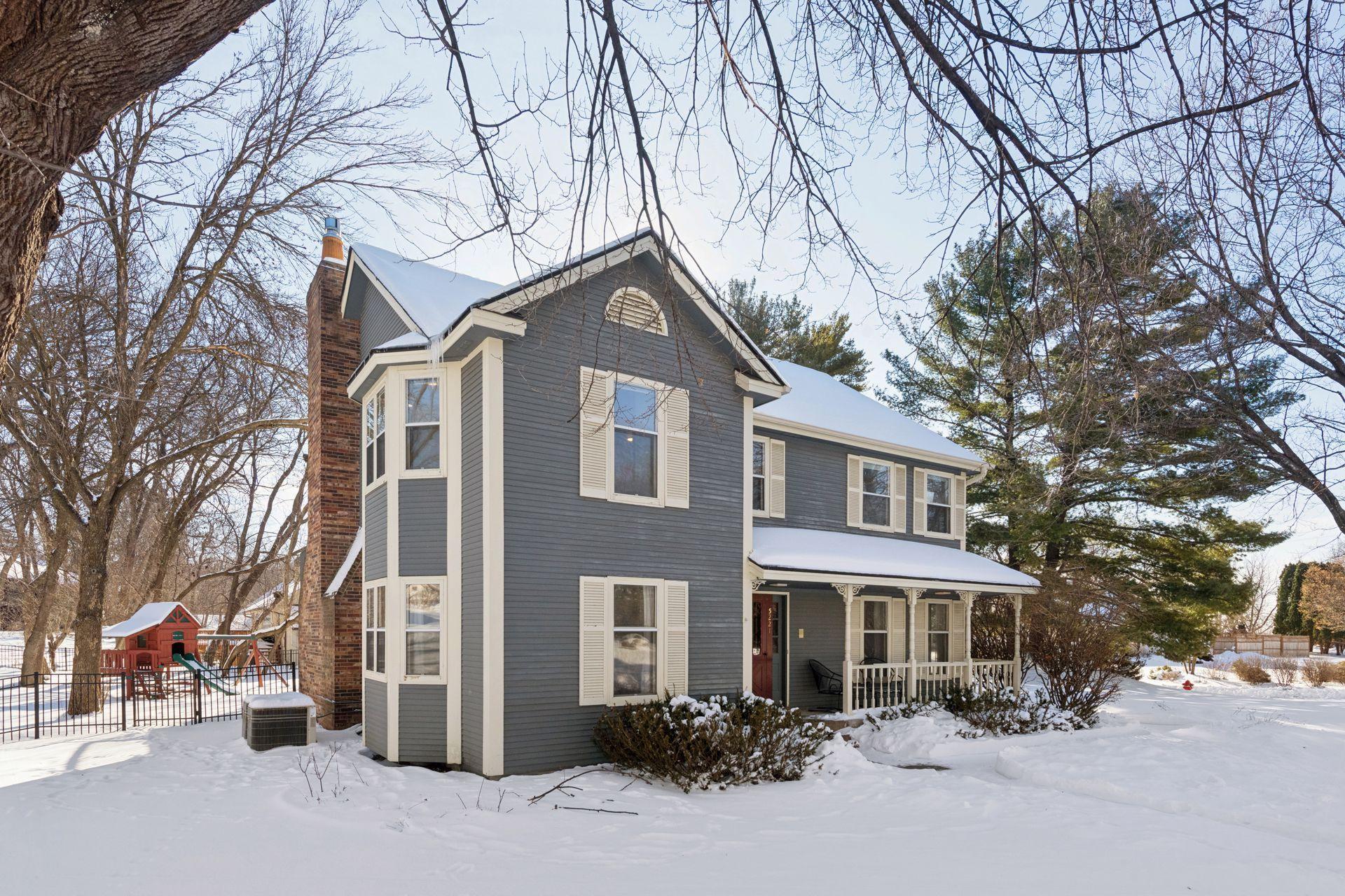 5221 Knob Hill Court