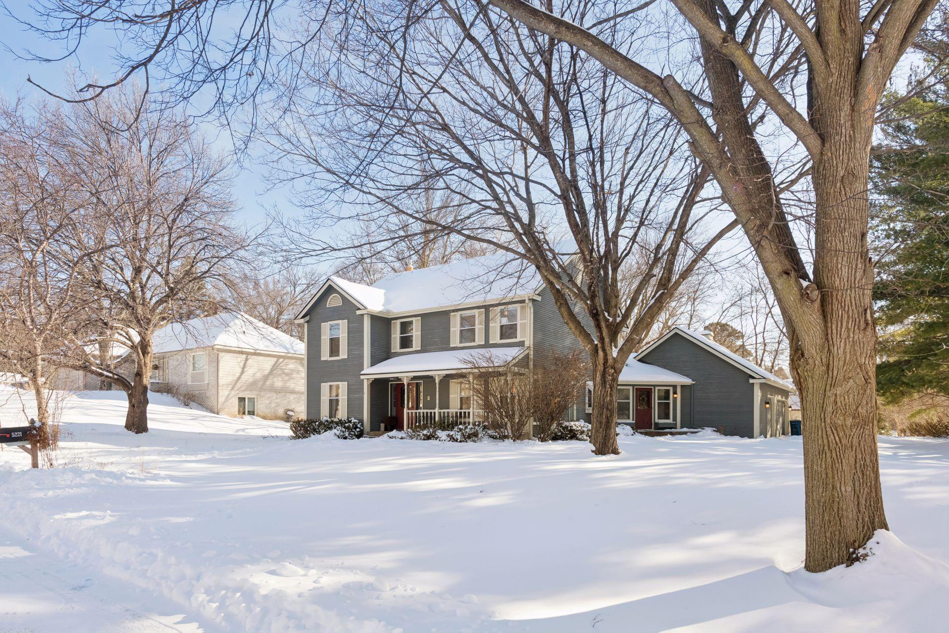 5221 Knob Hill Court