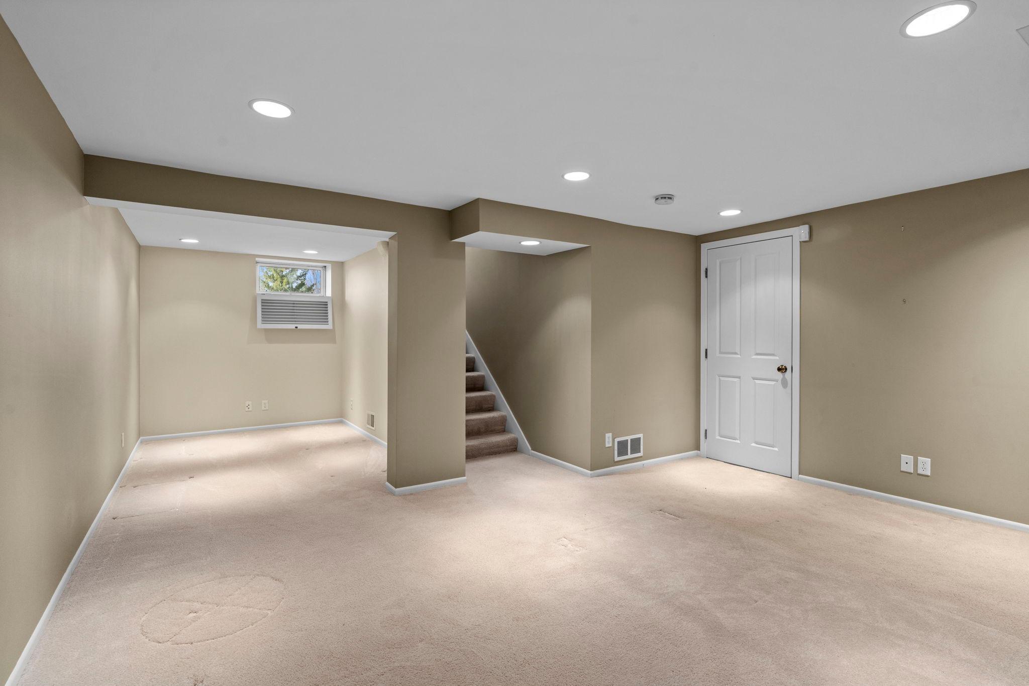 810 River Lane