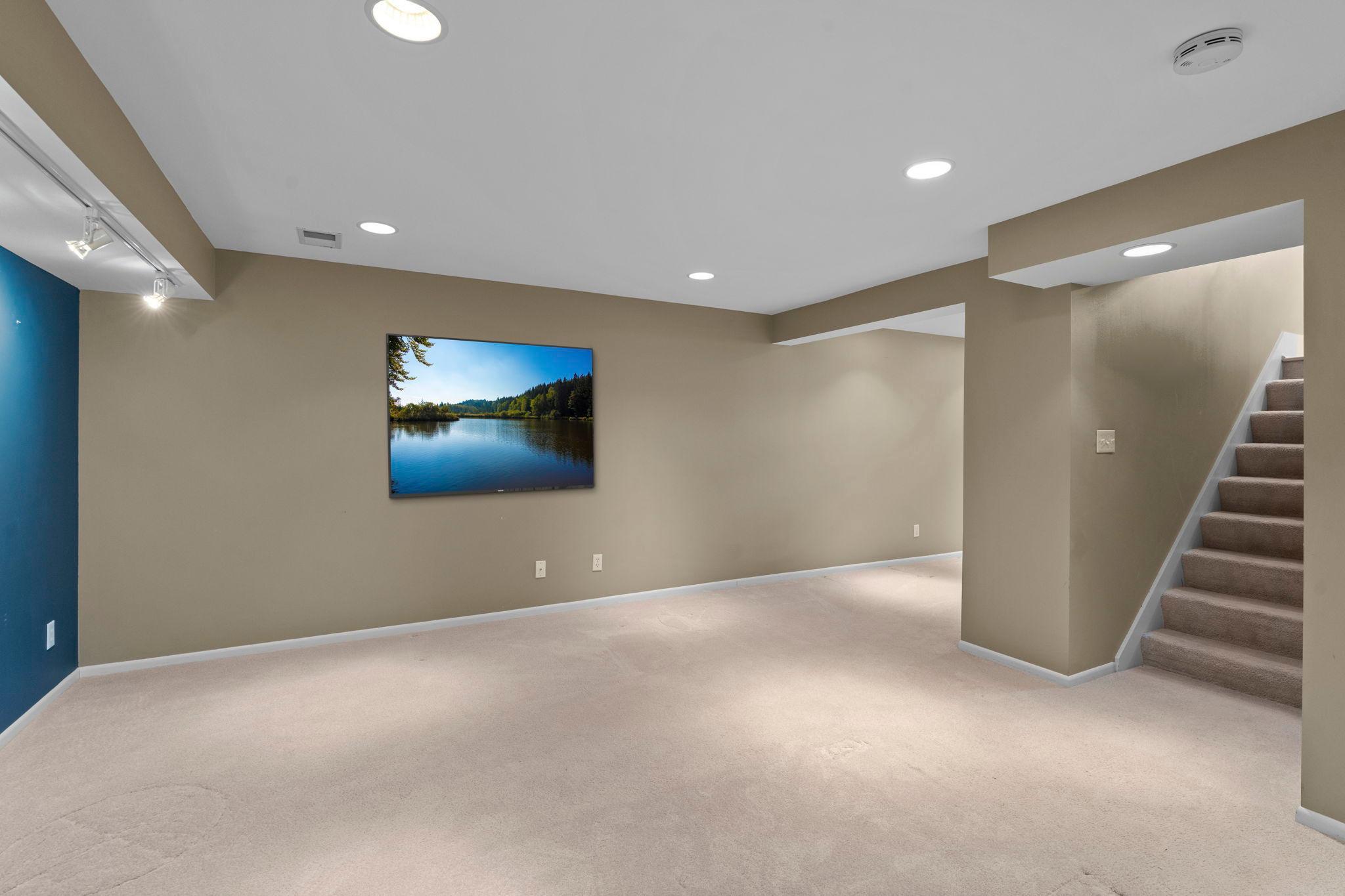 810 River Lane
