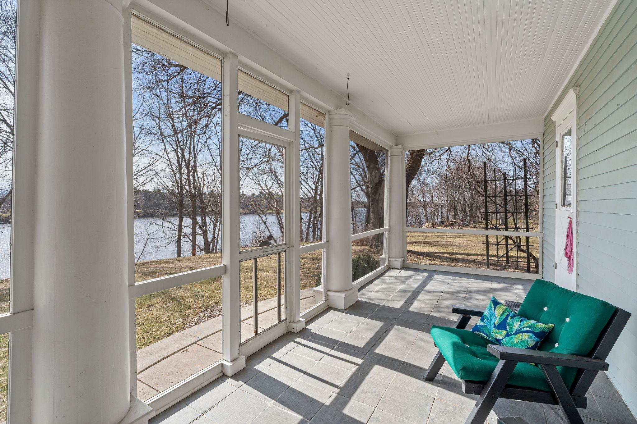 810 River Lane