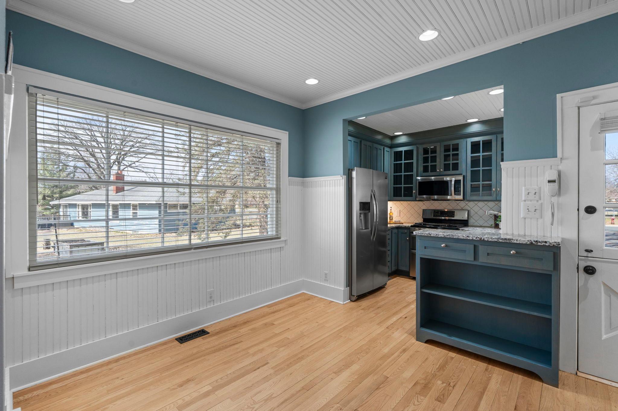 810 River Lane