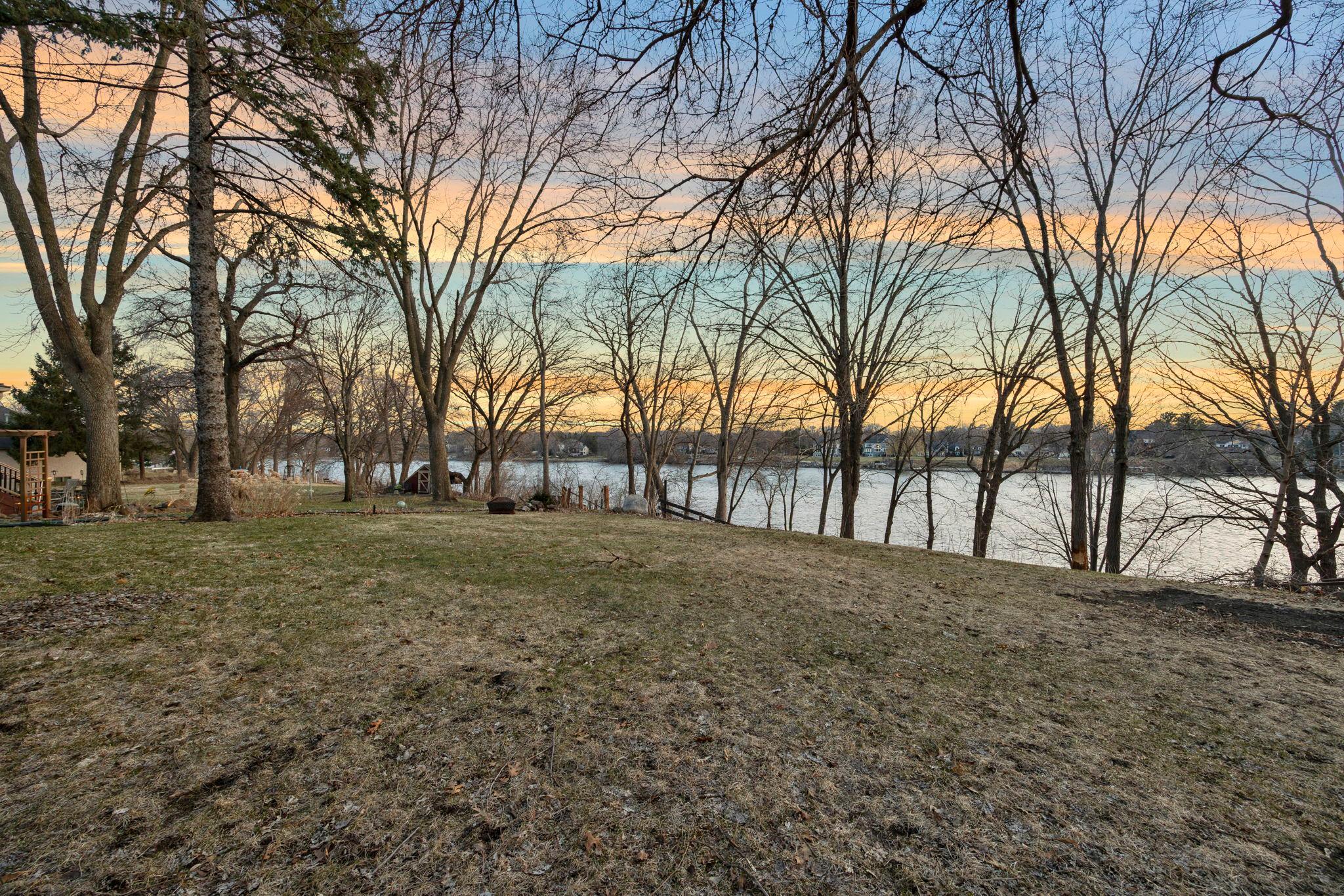 810 River Lane