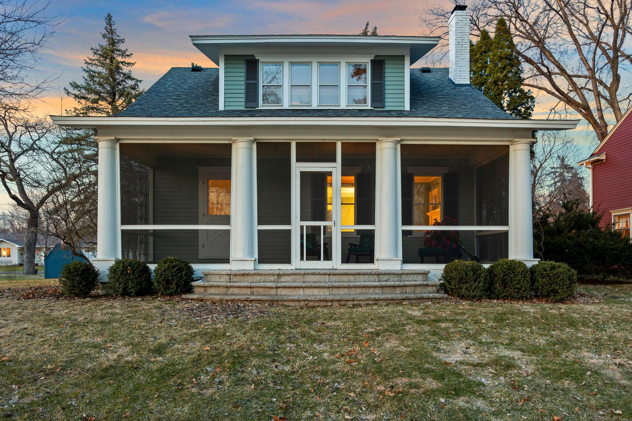 810 River Lane