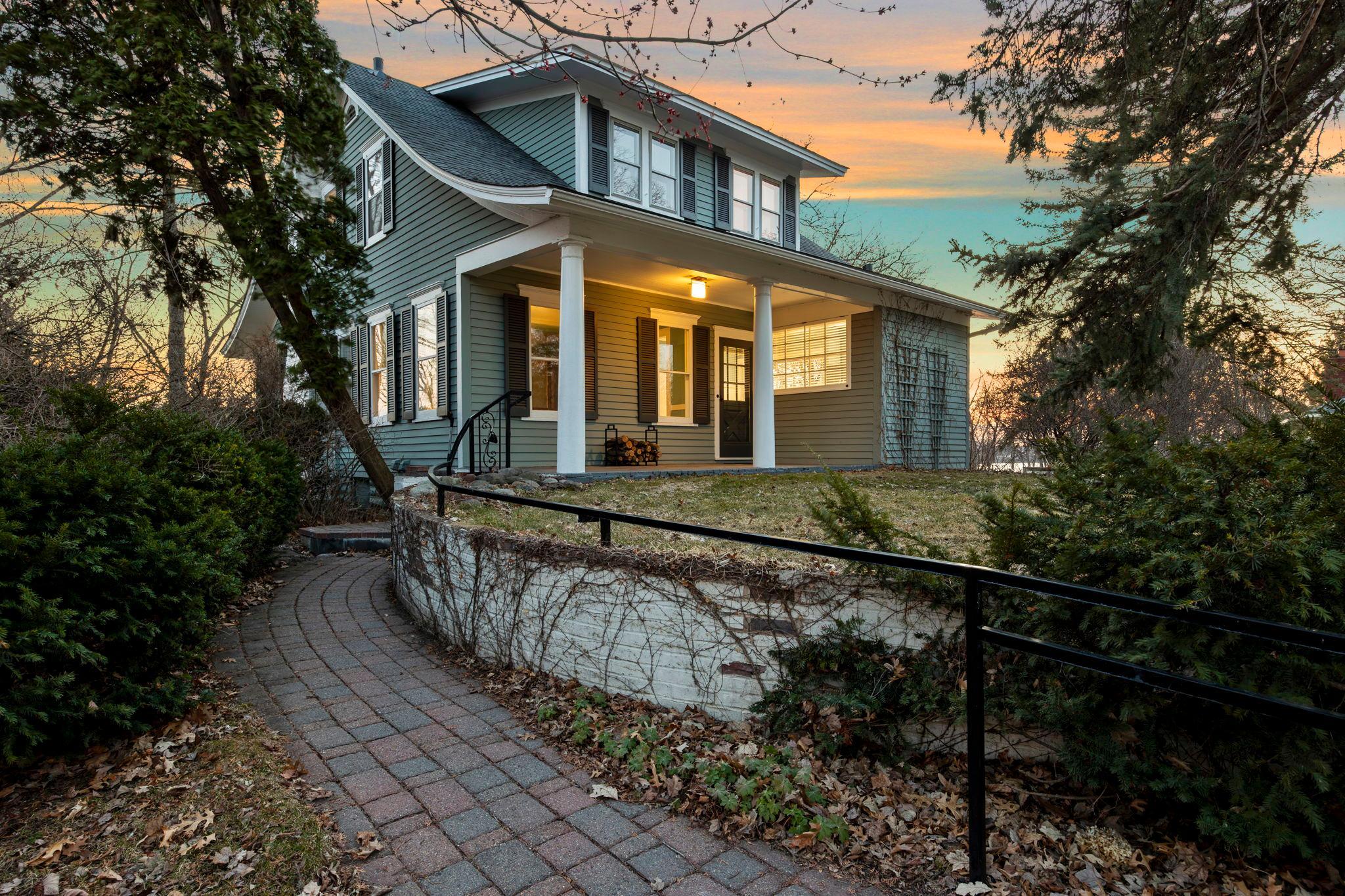 810 River Lane
