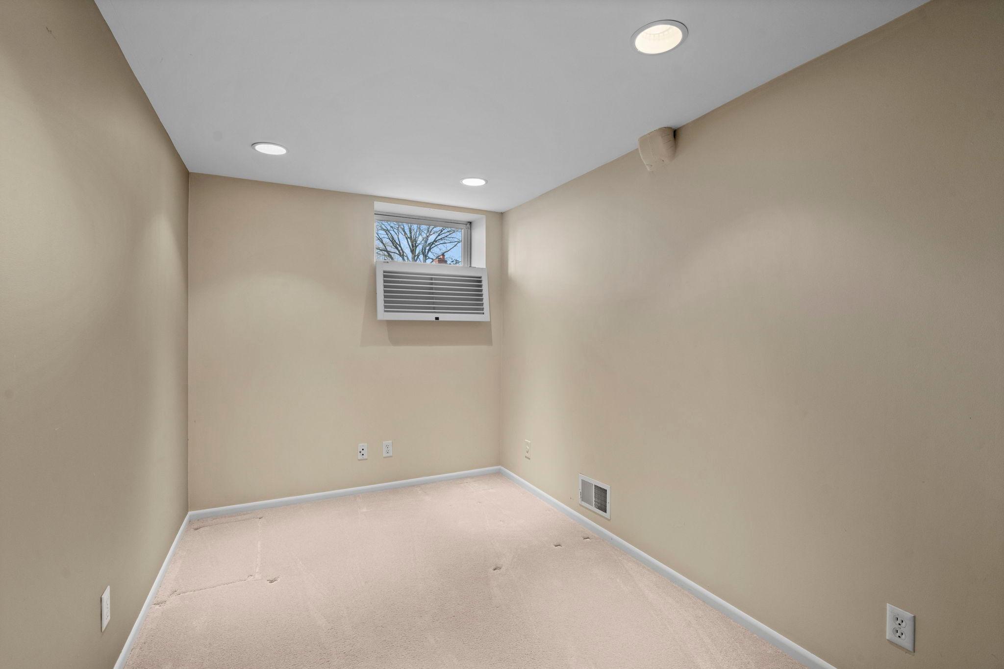 810 River Lane