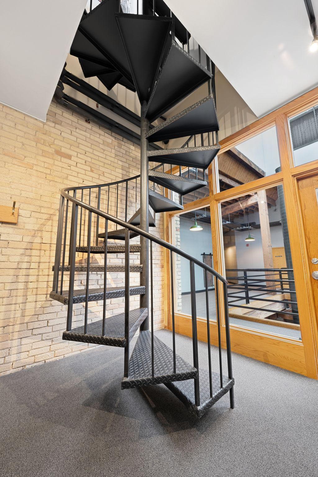 289 5th Street E Unit: 305