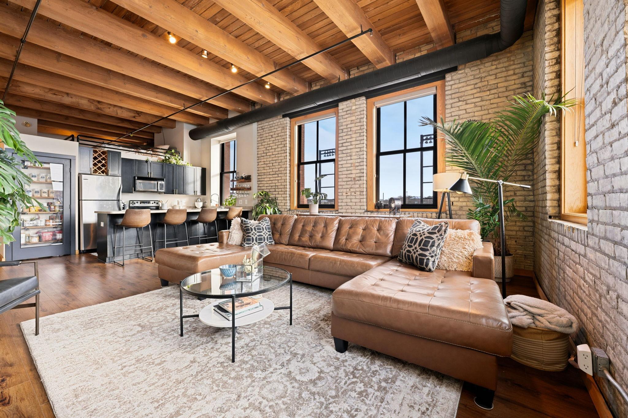 289 5th Street E Unit: 305