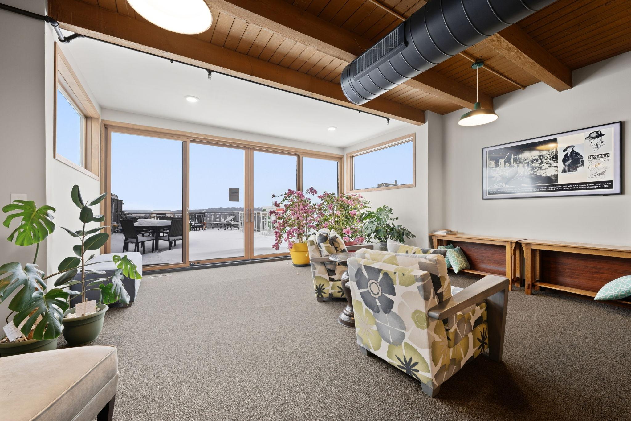 289 5th Street E Unit: 305