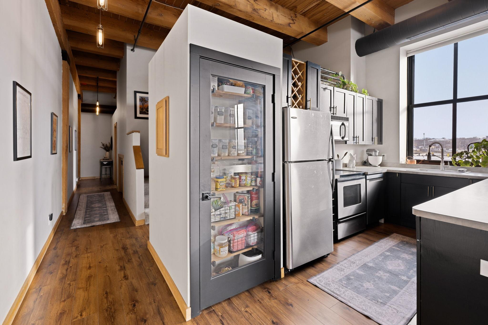 289 5th Street E Unit: 305