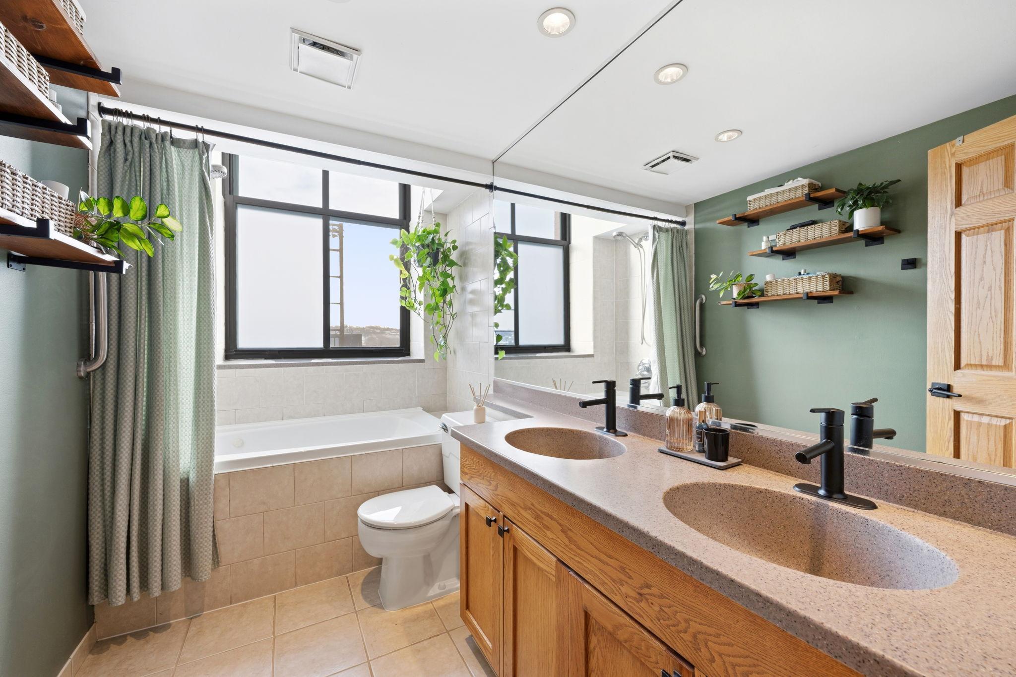 289 5th Street E Unit: 305