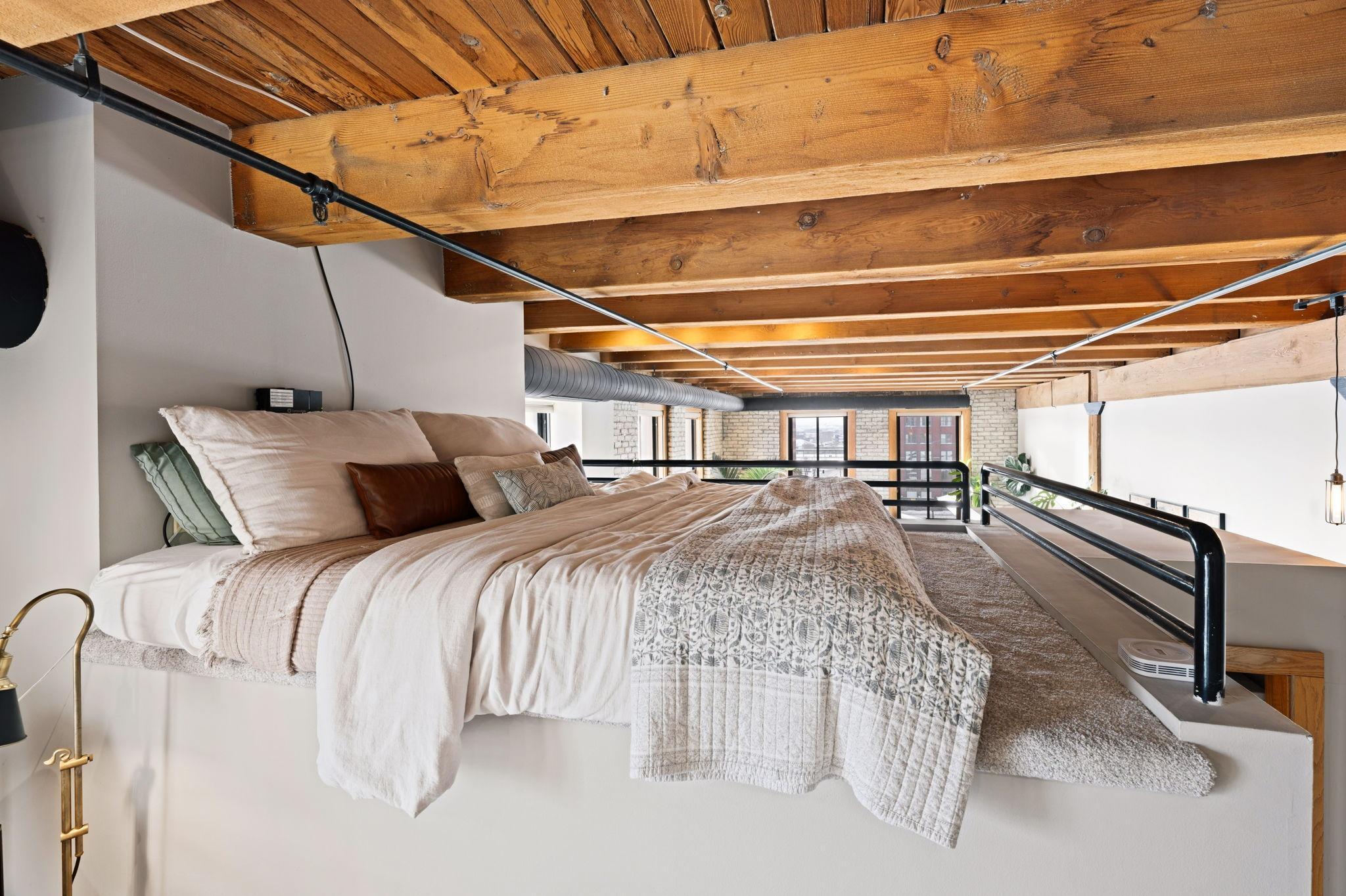 289 5th Street E Unit: 305