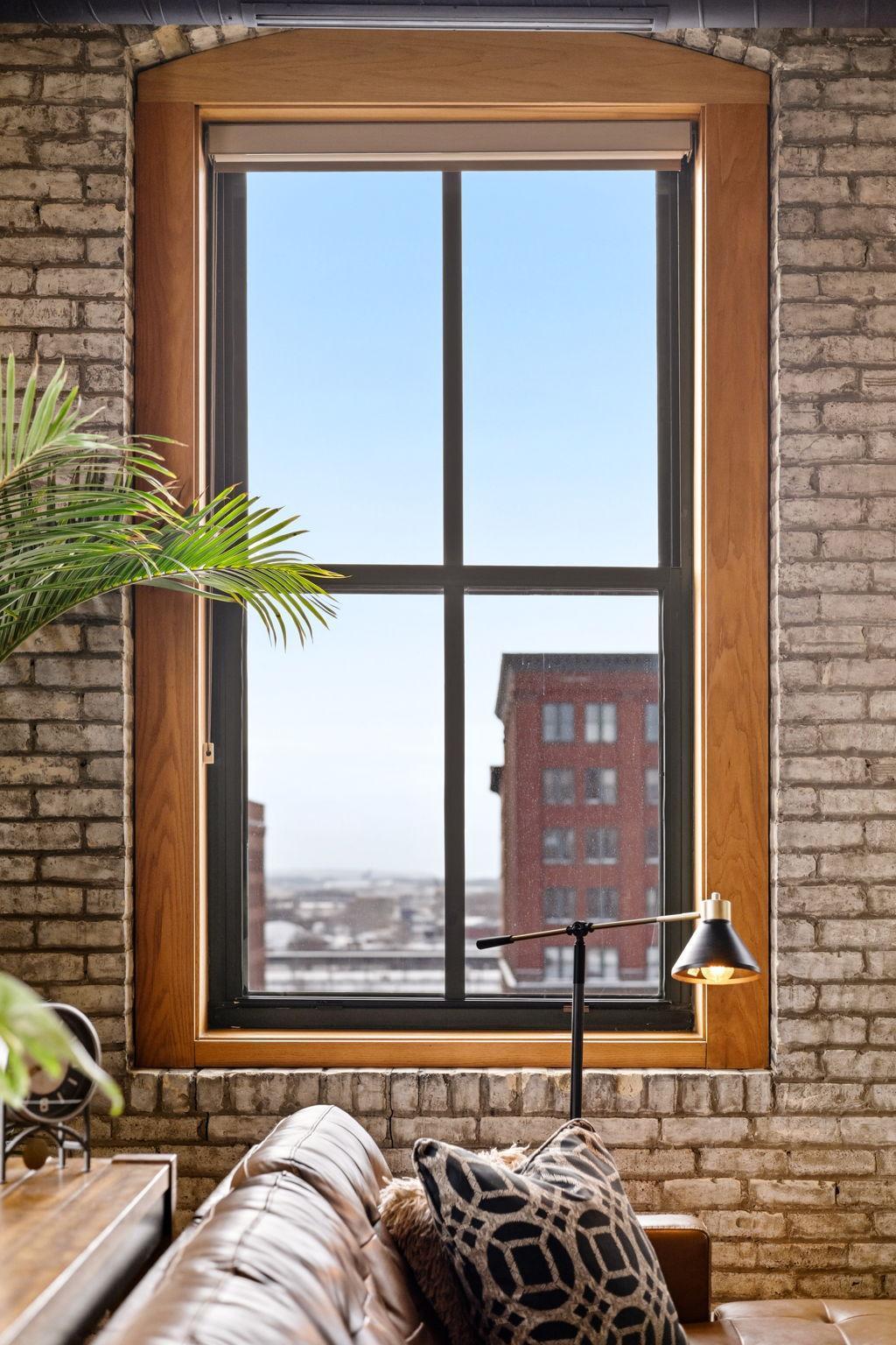 289 5th Street E Unit: 305