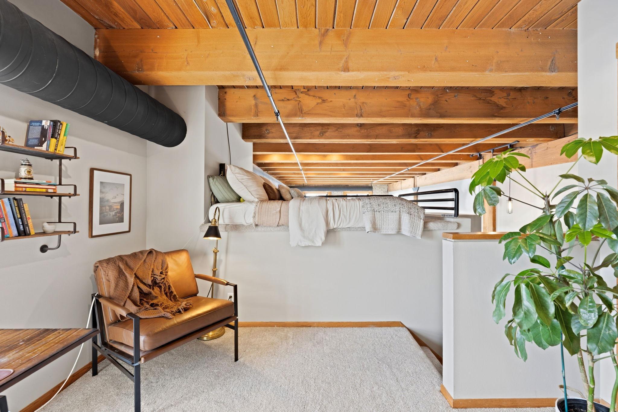 289 5th Street E Unit: 305