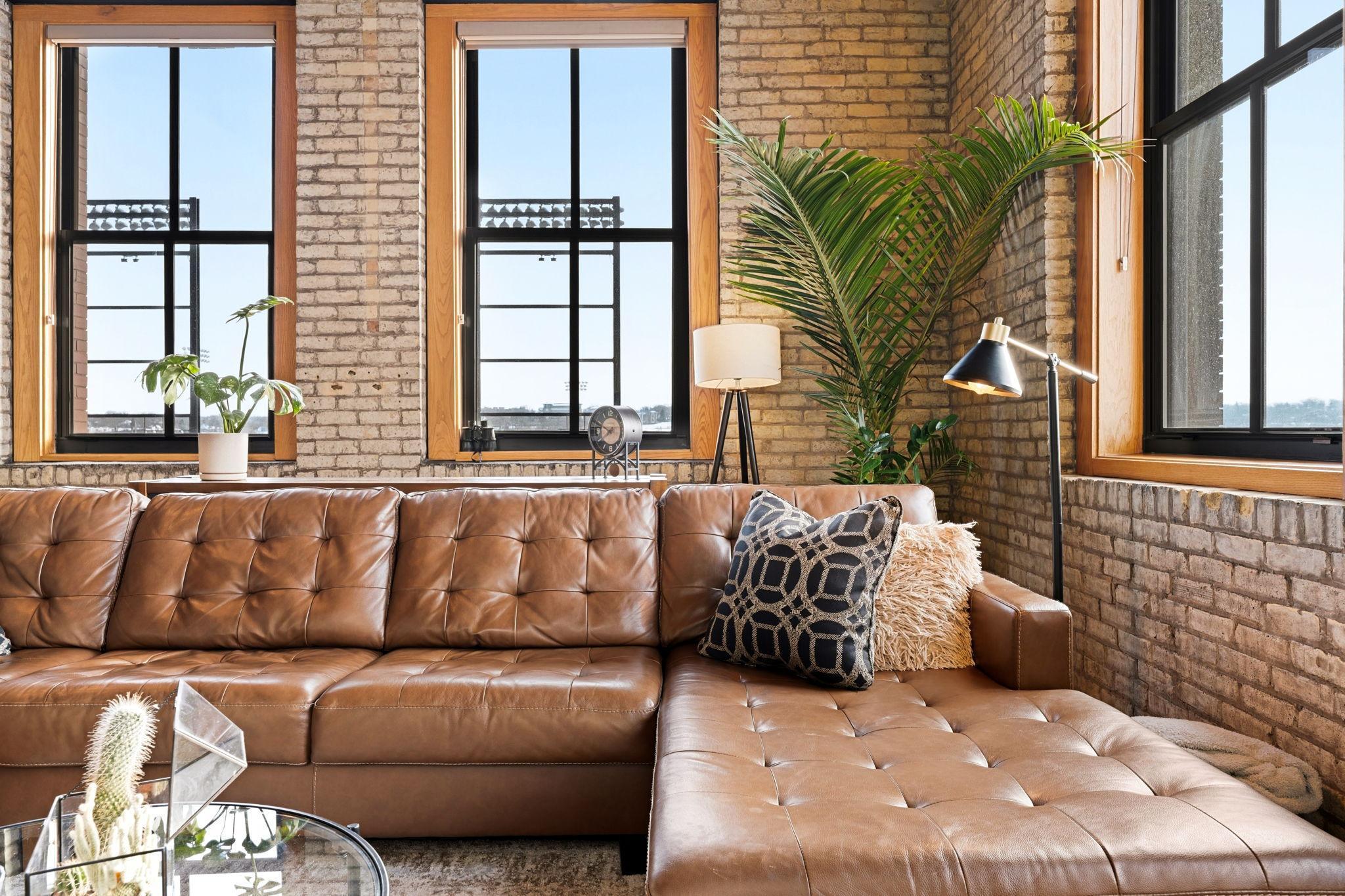 289 5th Street E Unit: 305