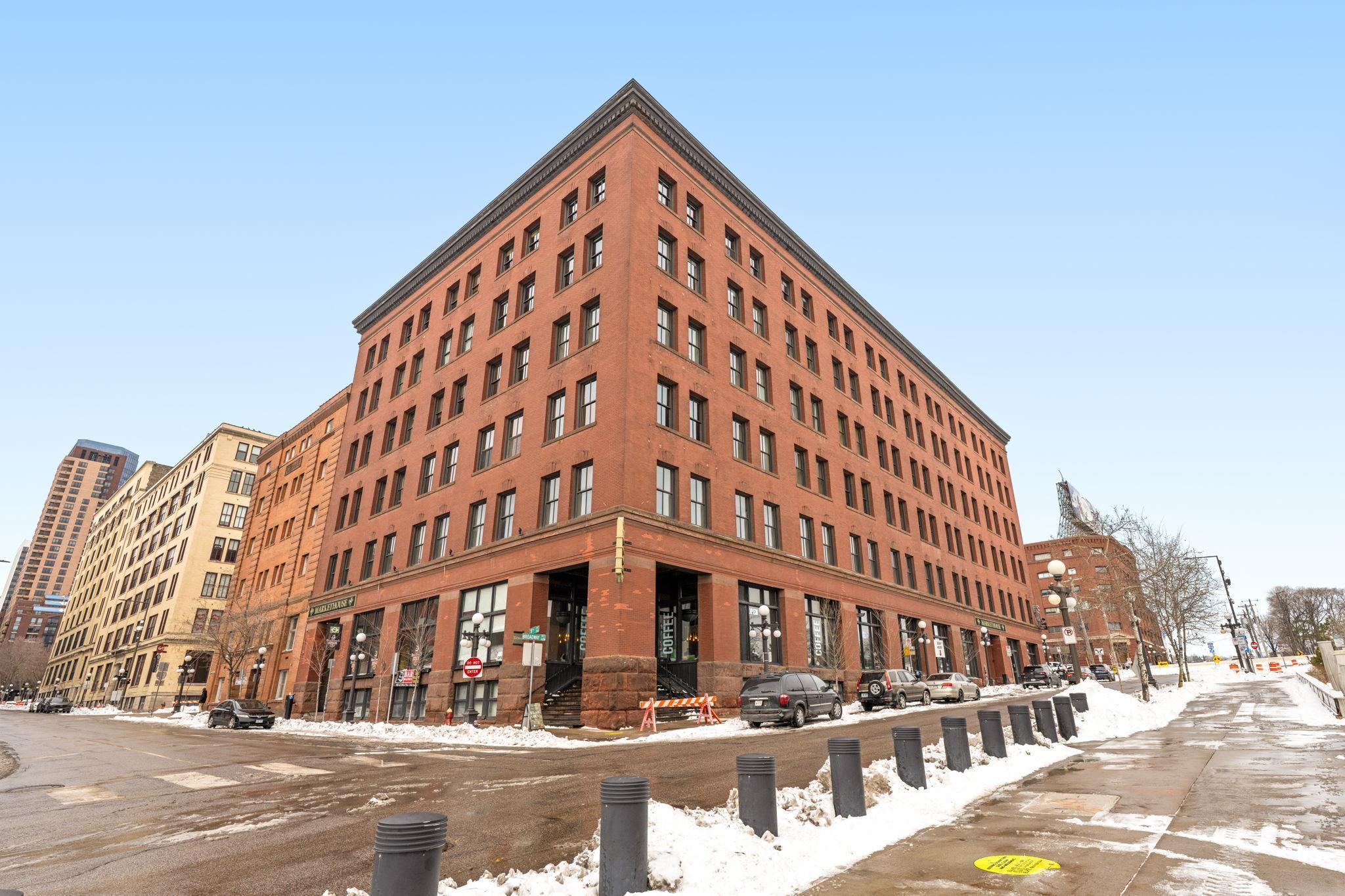 289 5th Street E Unit: 305