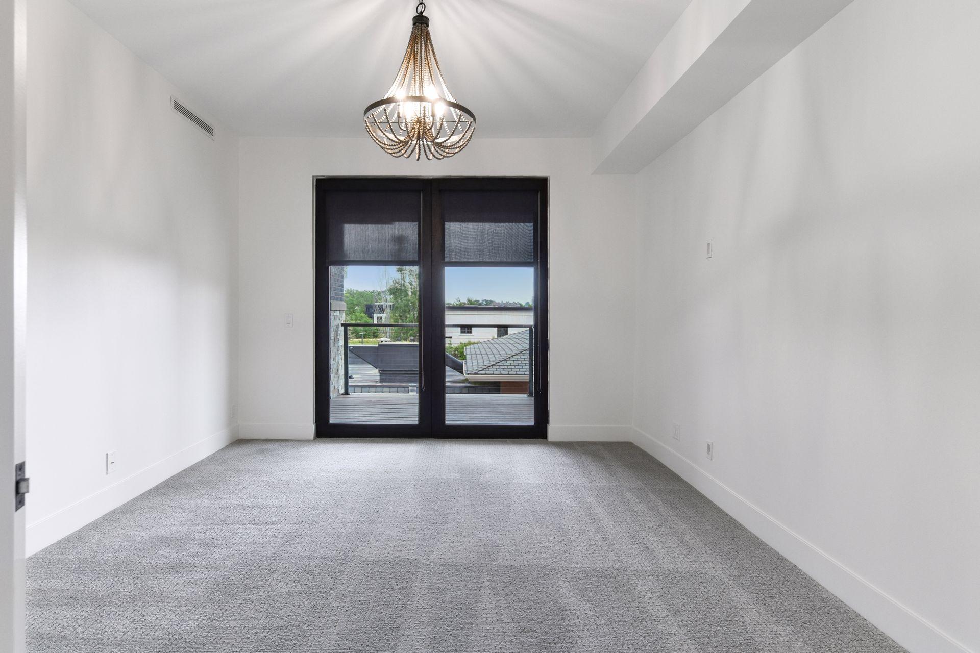 222 Ferndale Road S Unit: 207