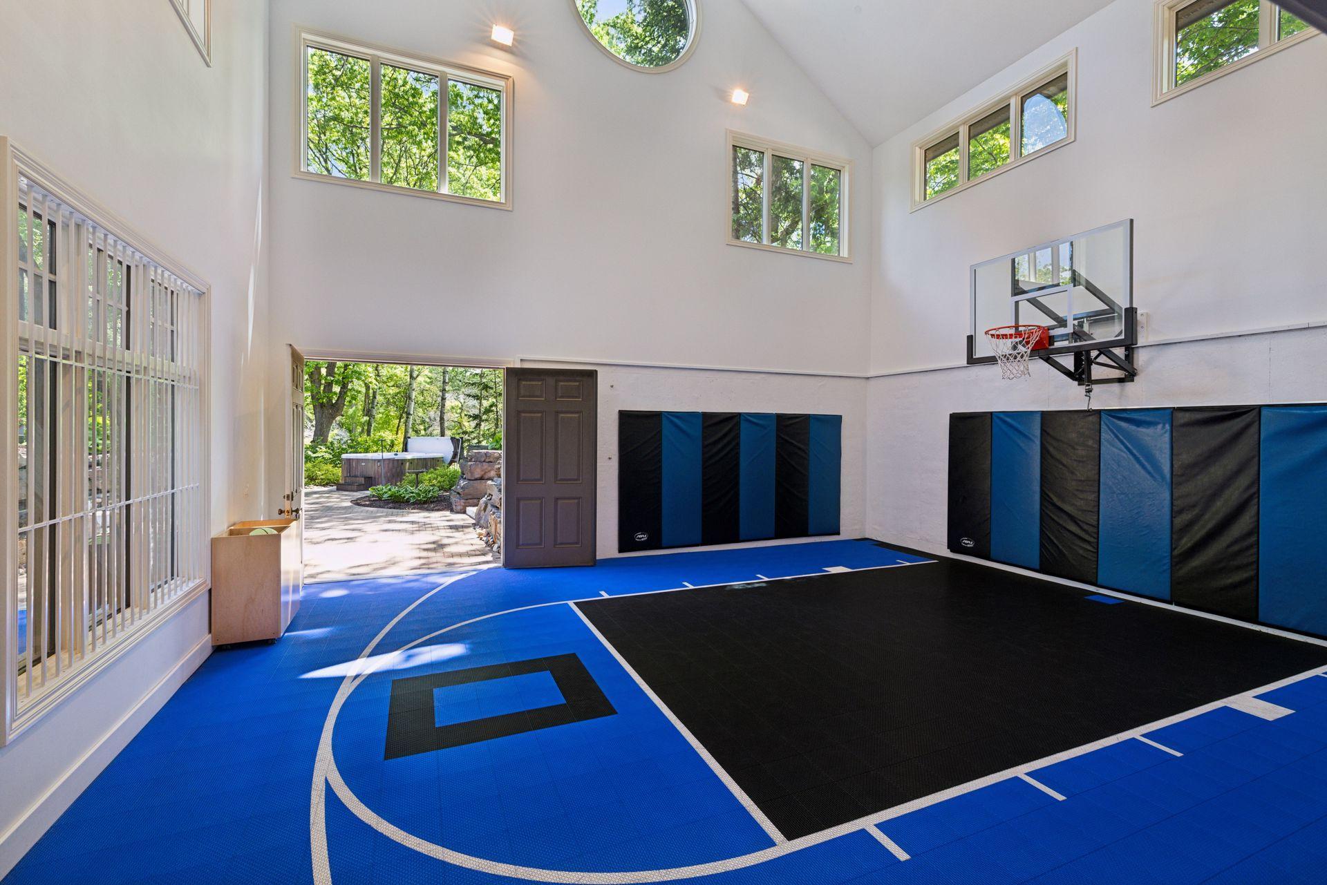 614 Hidden Creek Trail