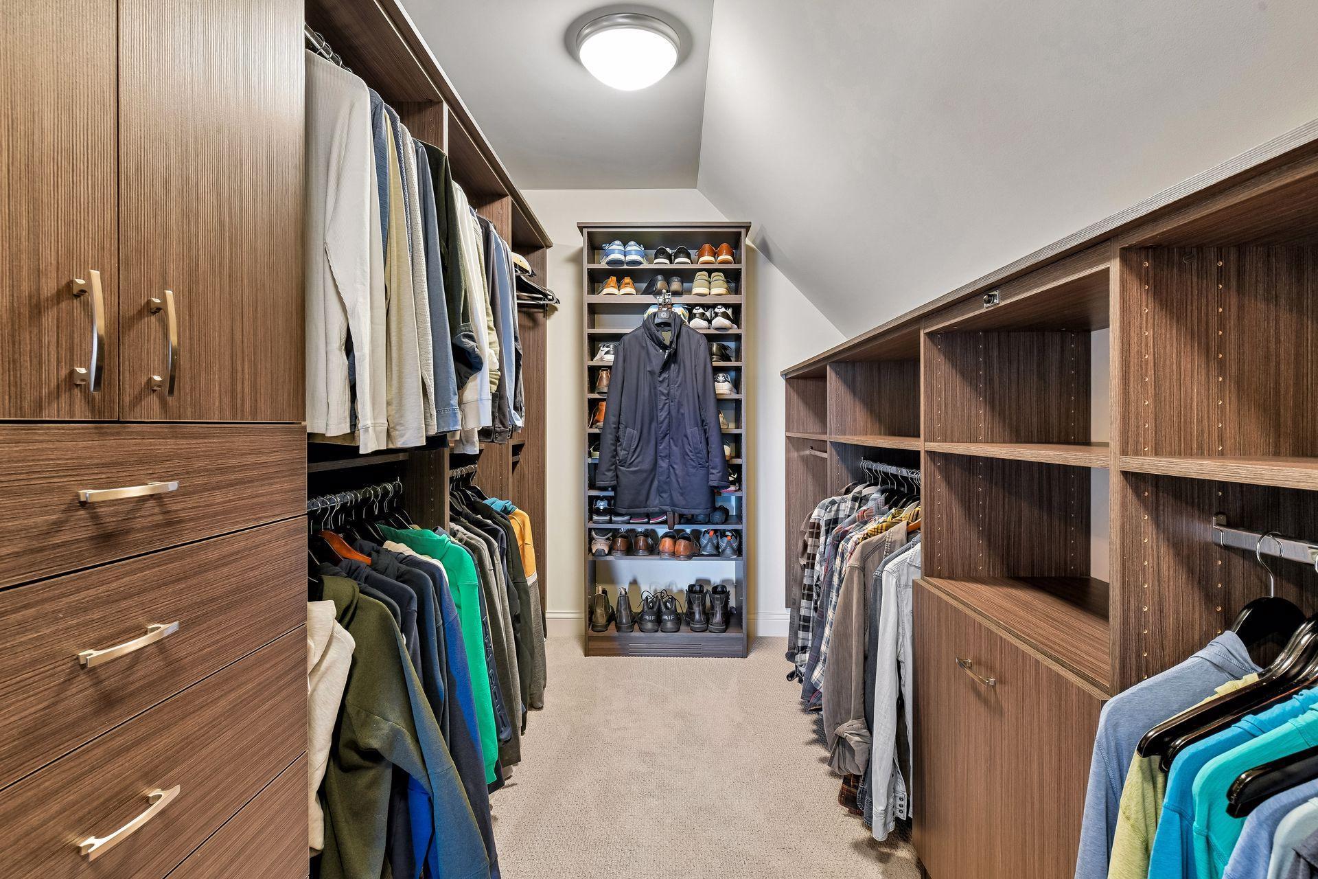 696 Woodland Hill Court