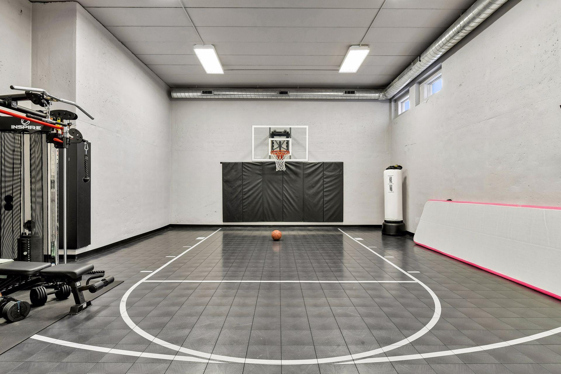 696 Woodland Hill Court