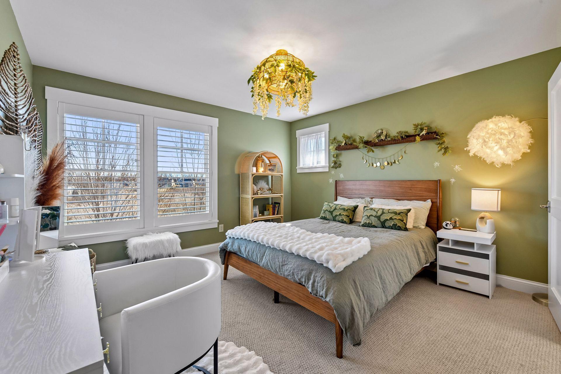 696 Woodland Hill Court