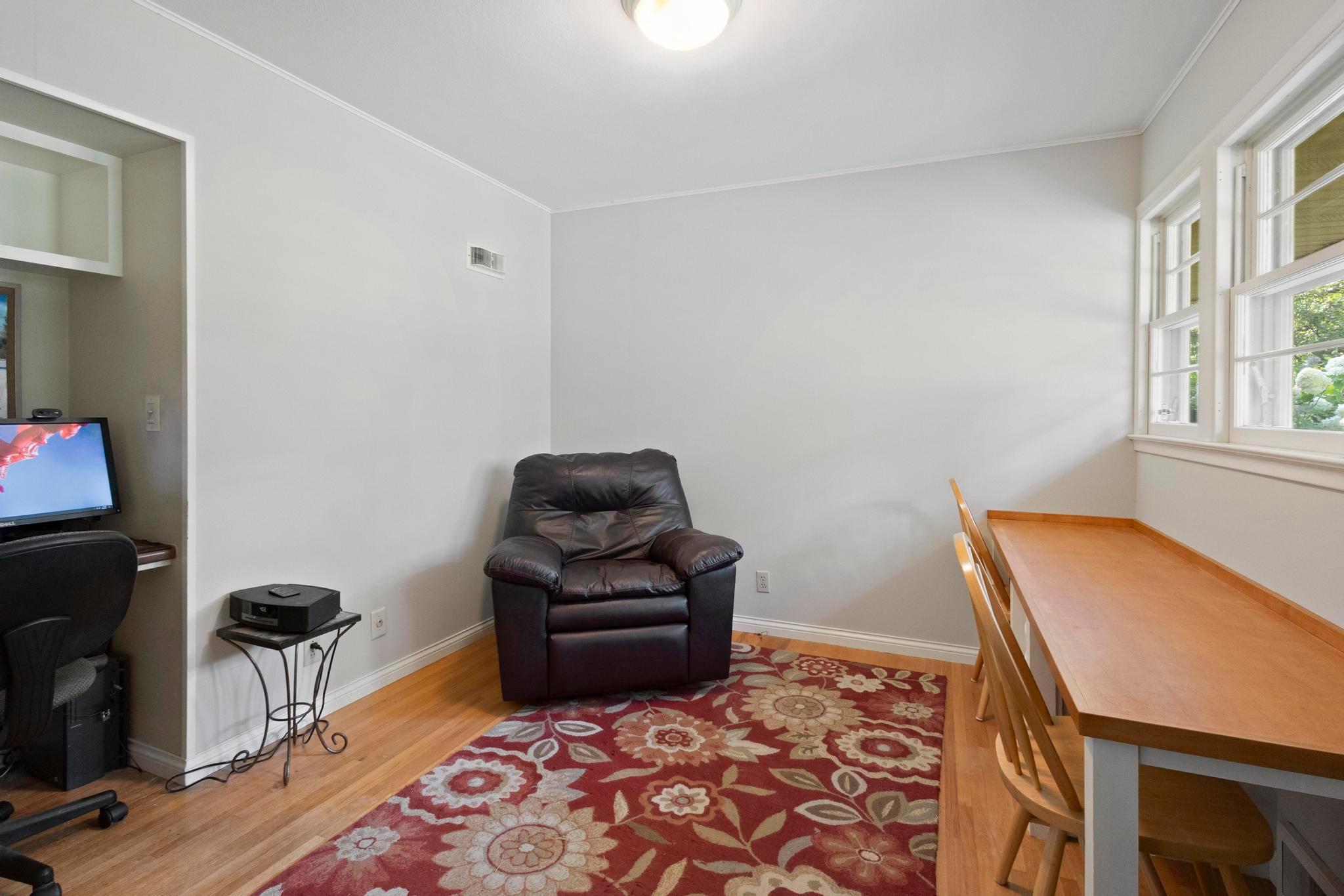 15 Saint Albans Road E