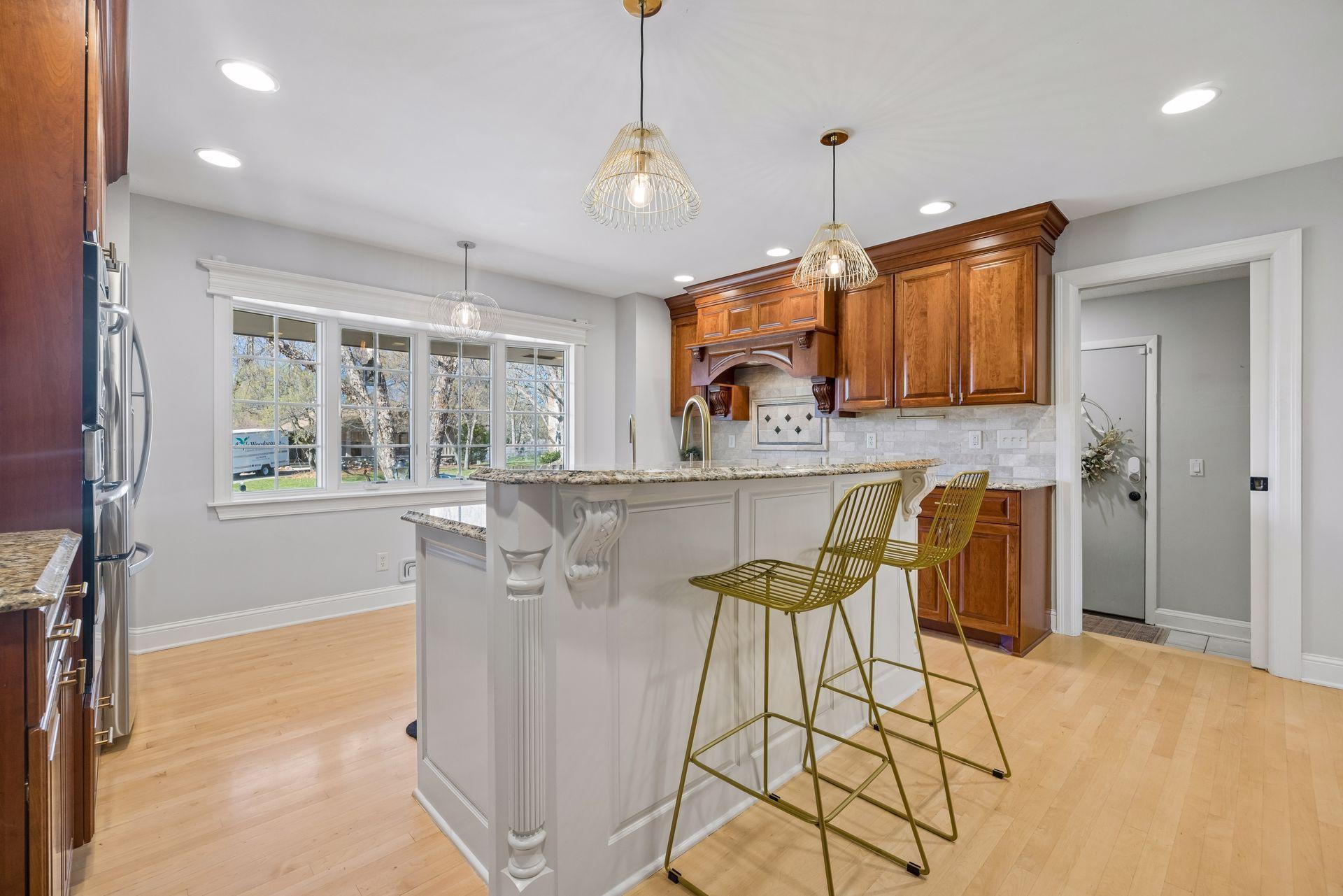 7015 Lanham Lane