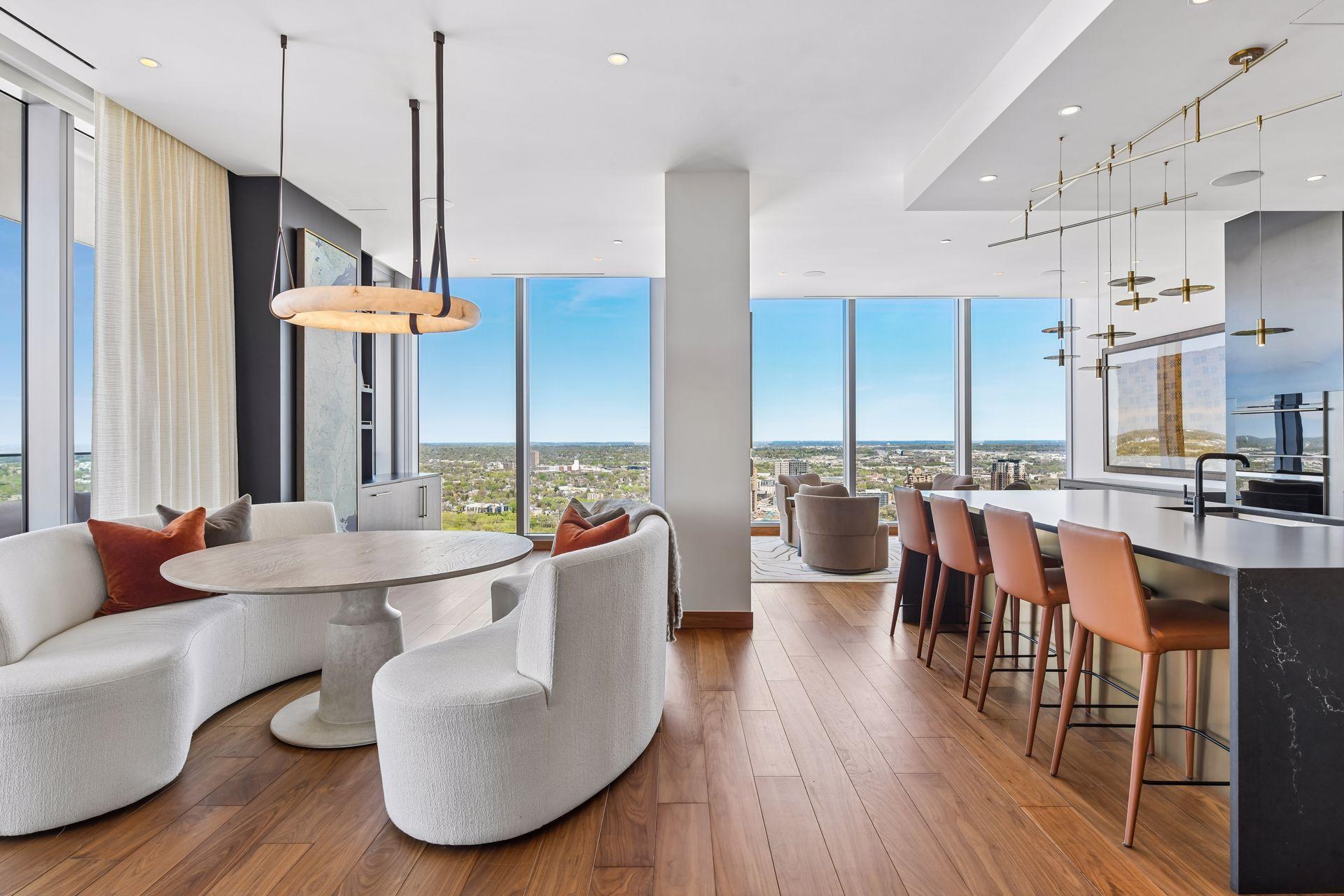 255 Hennepin Avenue Unit: 3303