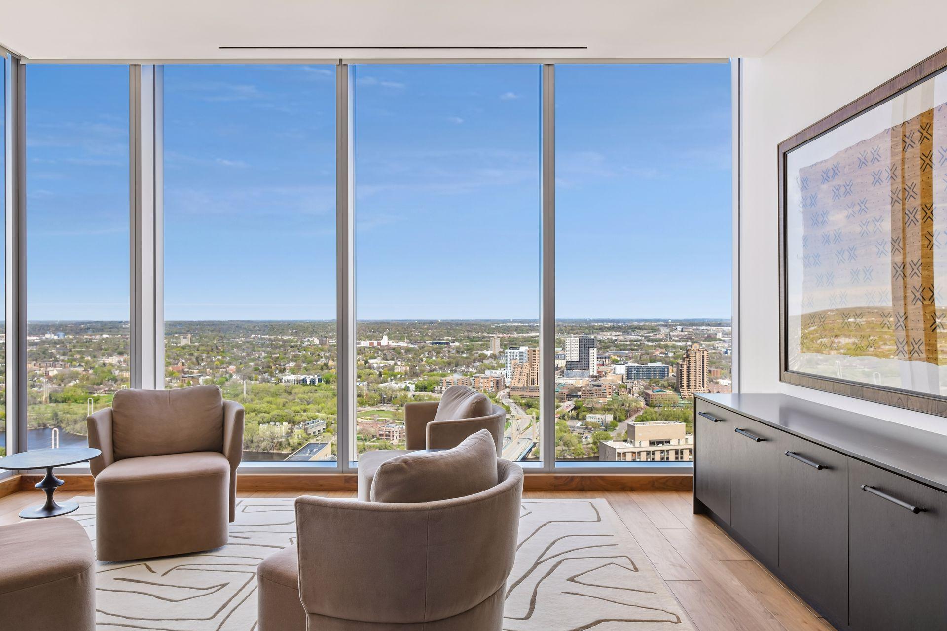 255 Hennepin Avenue Unit: 3303