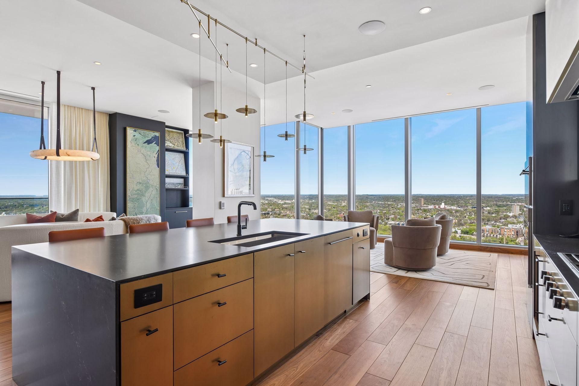 255 Hennepin Avenue Unit: 3303