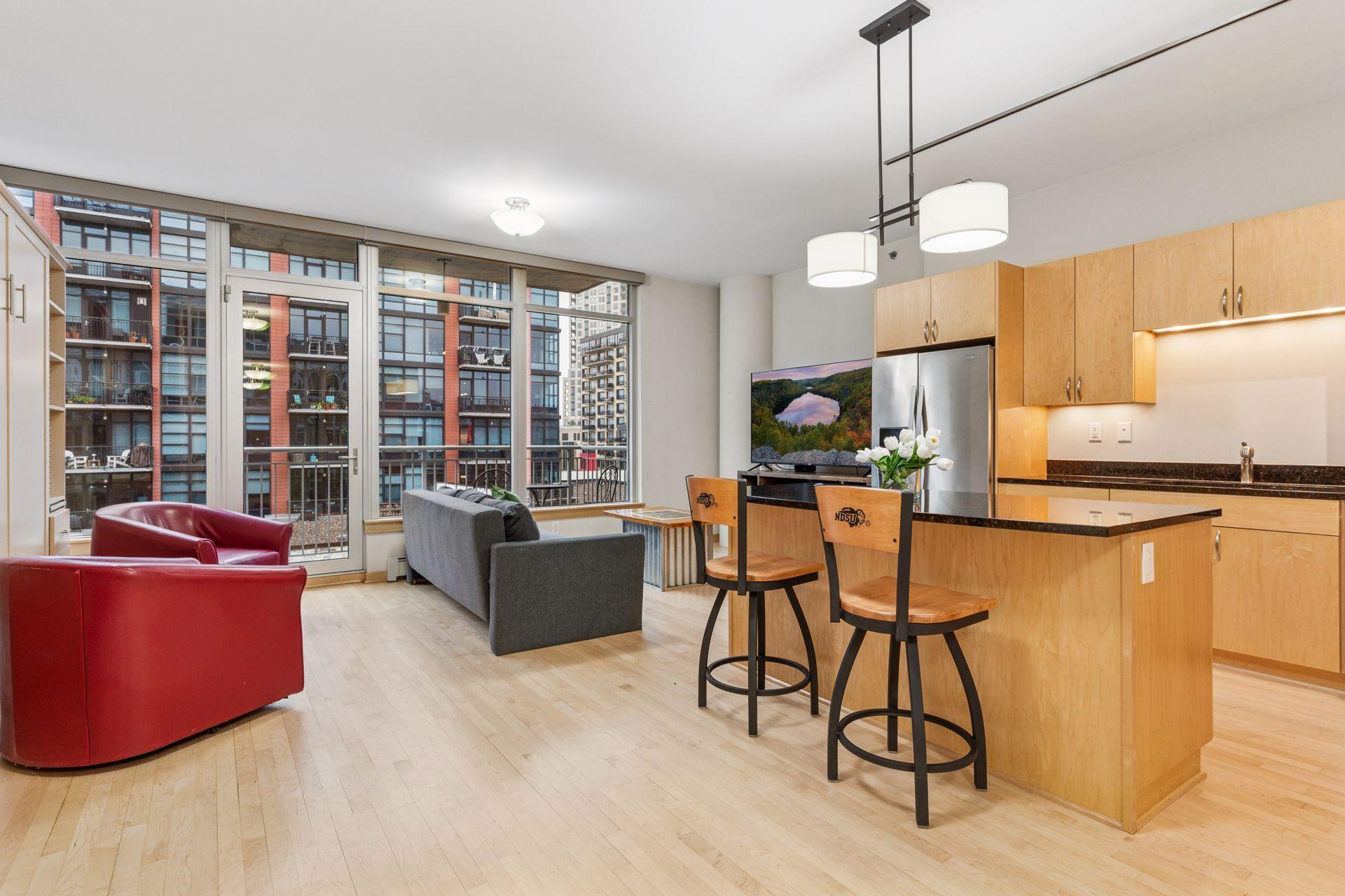 215 10th Avenue S Unit: 533