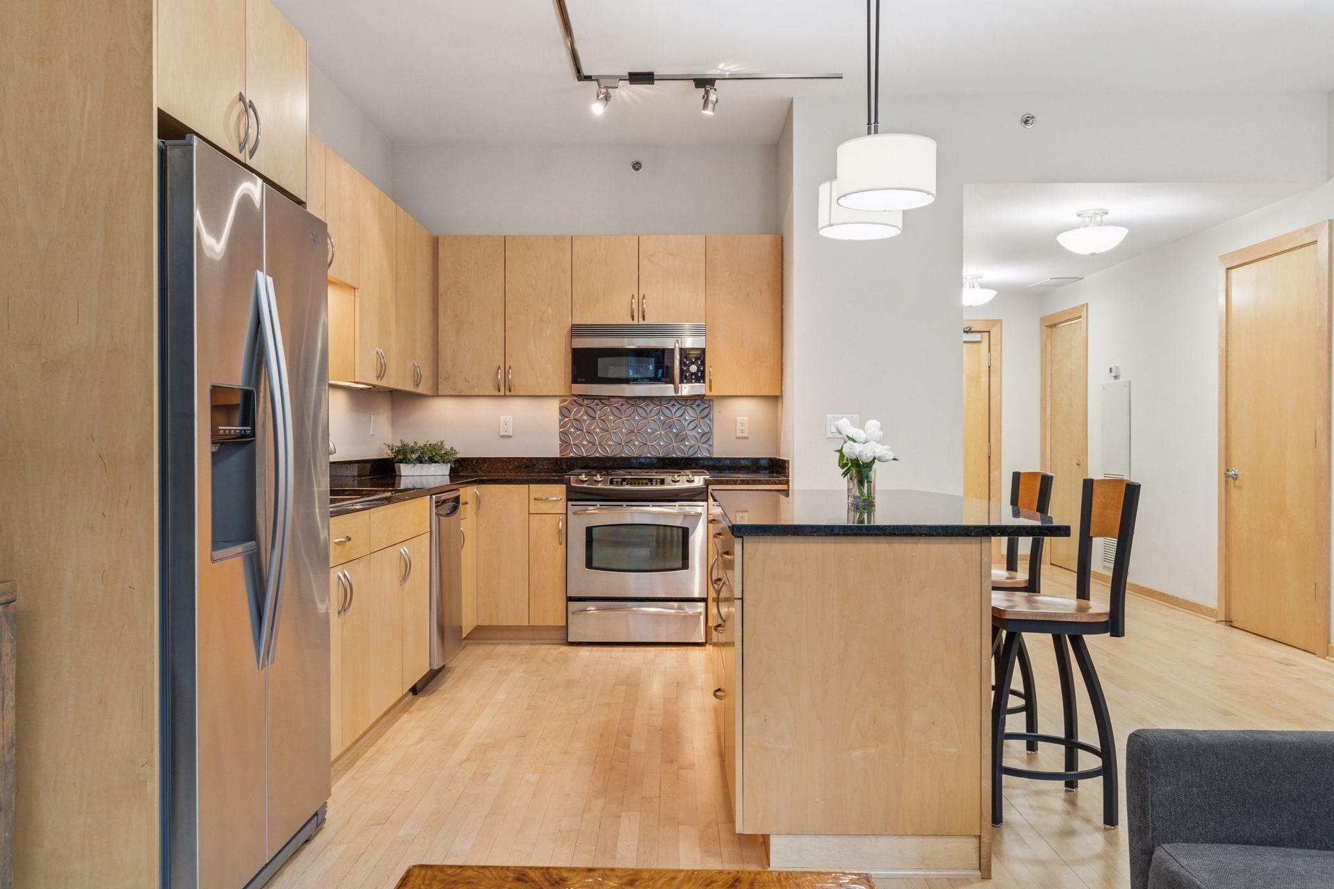 215 10th Avenue S Unit: 533