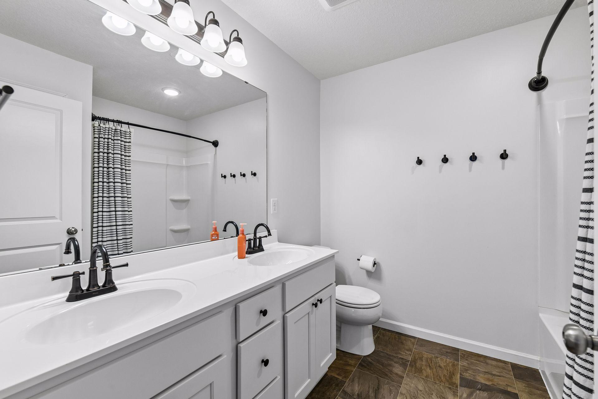 940 Lakewood Trail