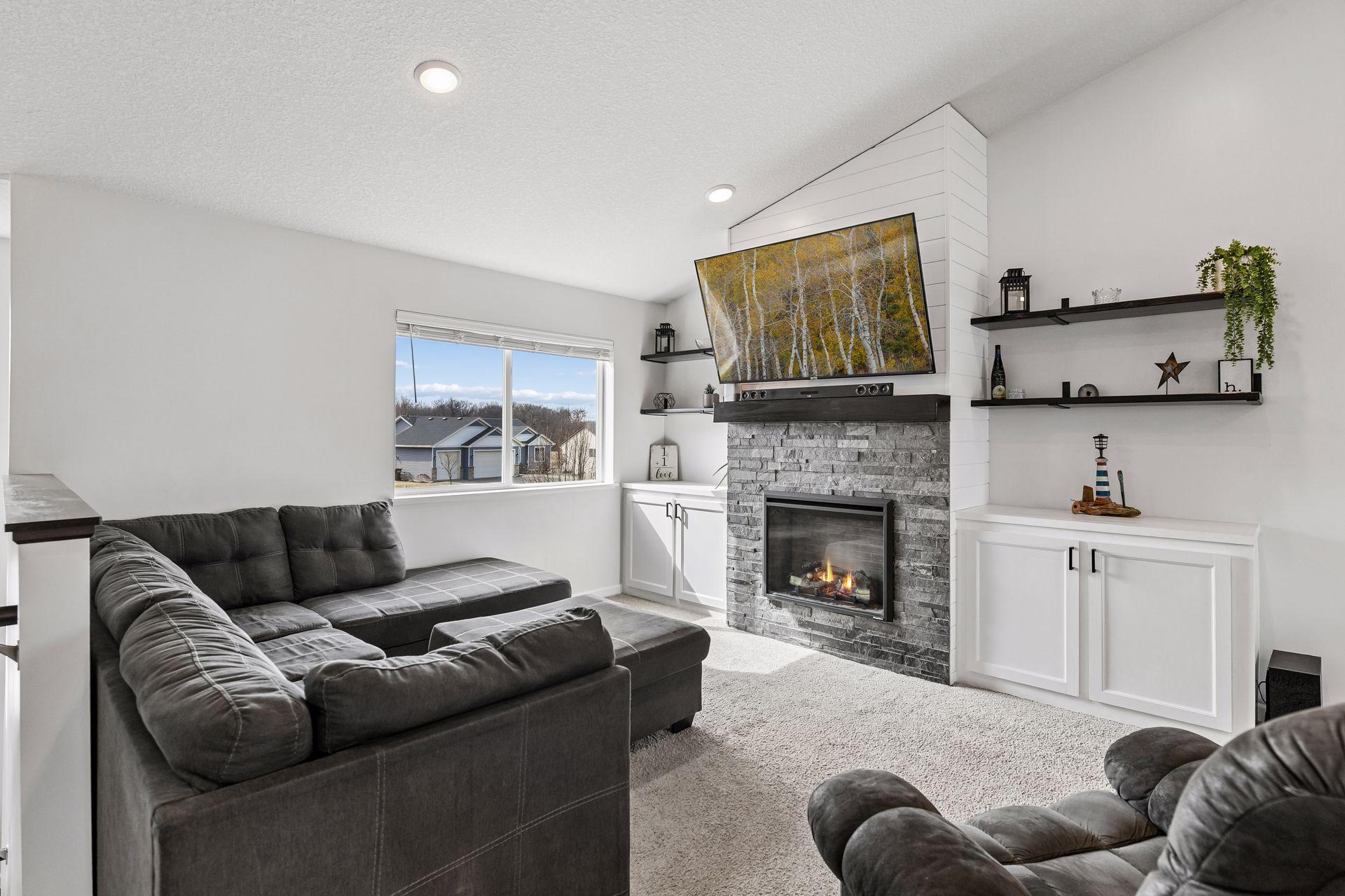 940 Lakewood Trail