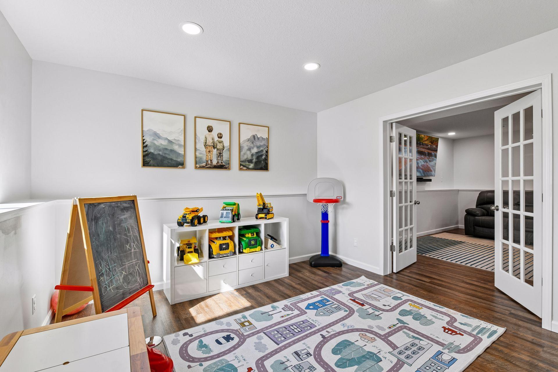 940 Lakewood Trail