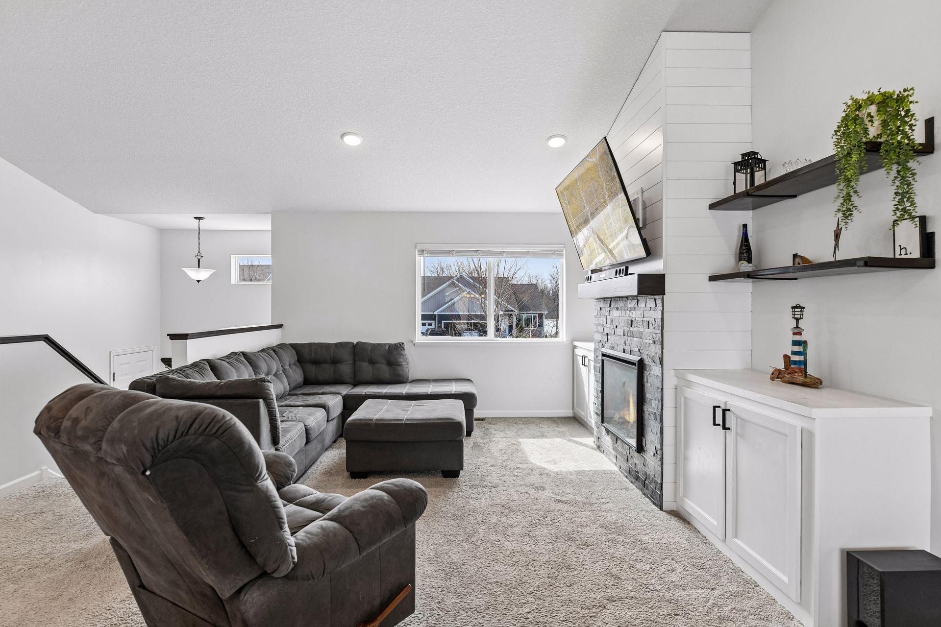 940 Lakewood Trail