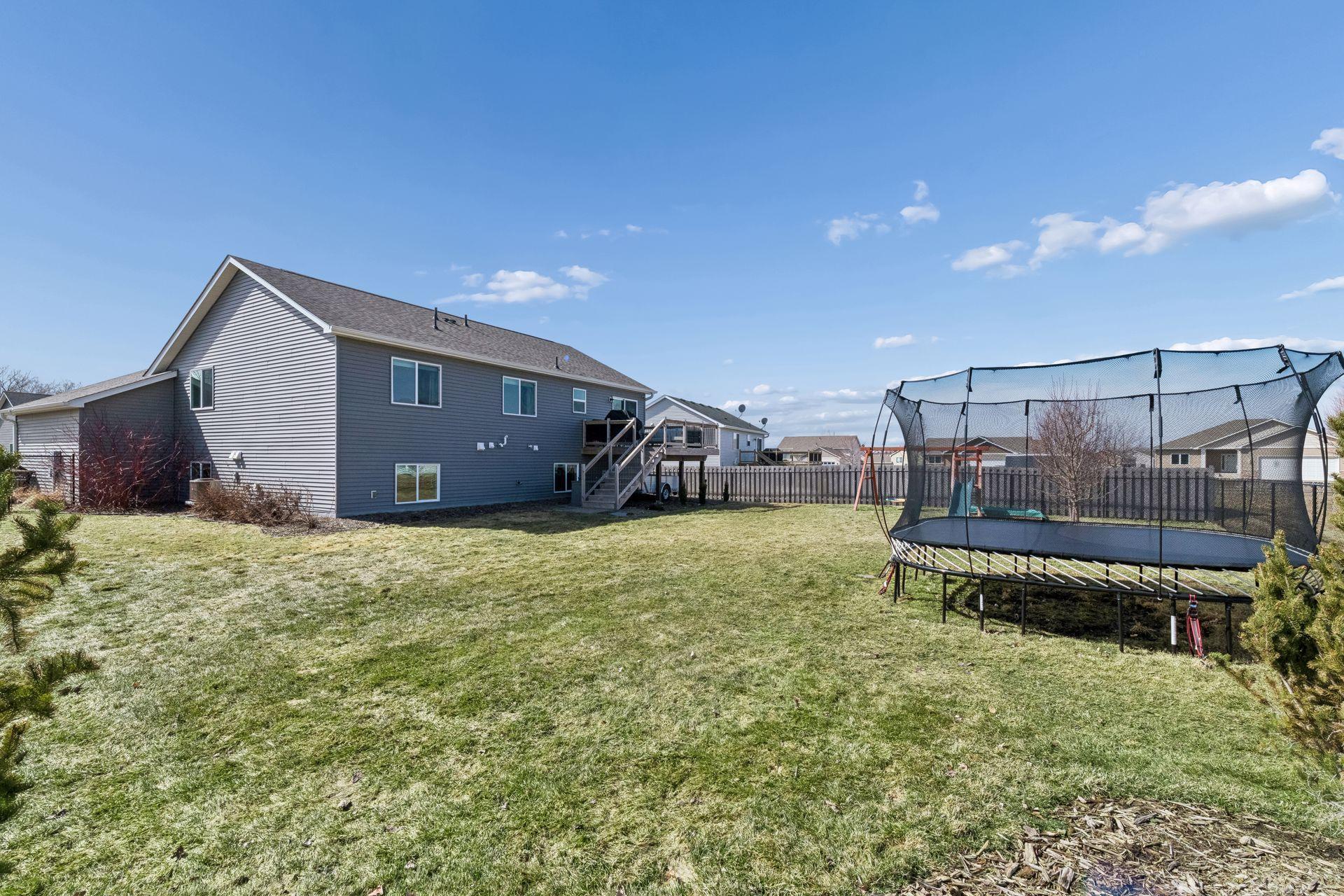 940 Lakewood Trail